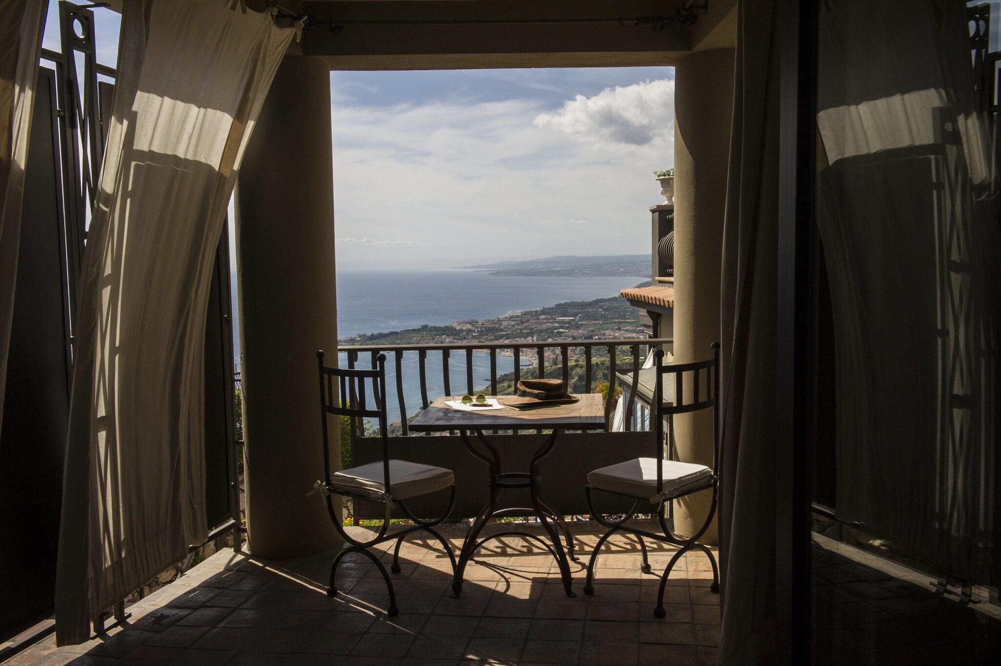 Double Sea View King Bed