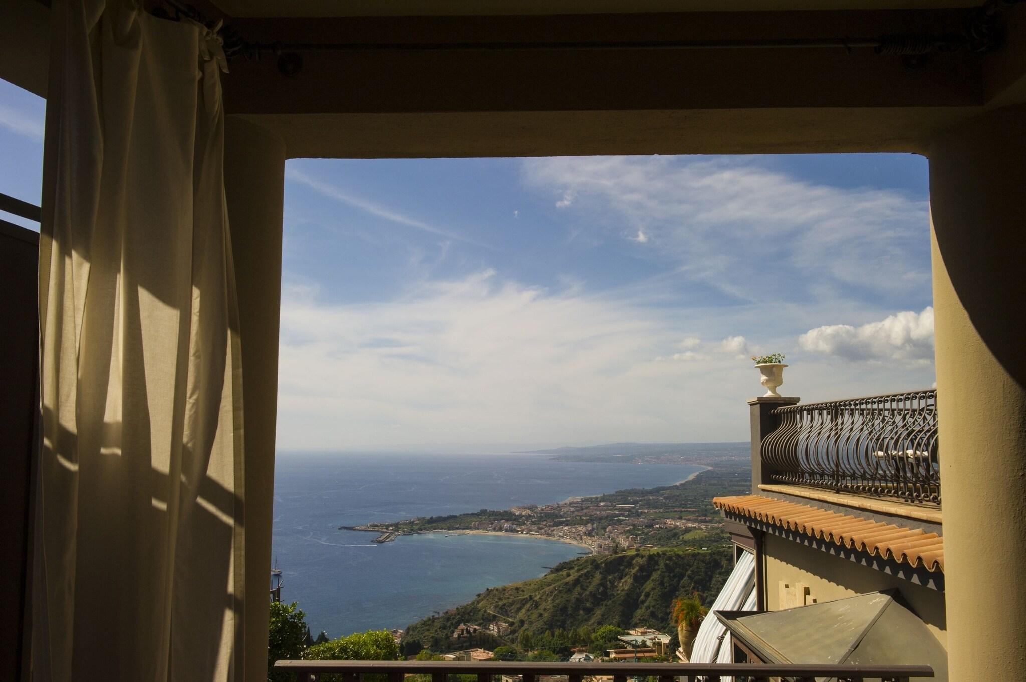 Double Sea View King Bed