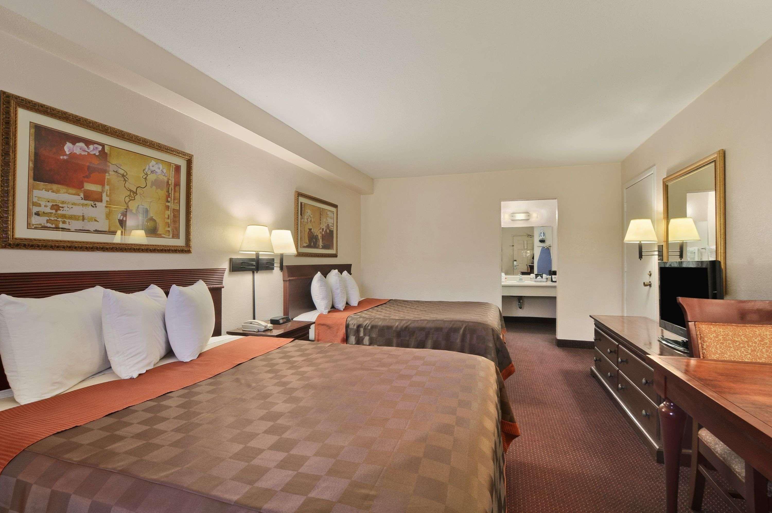 Suite Two King Beds