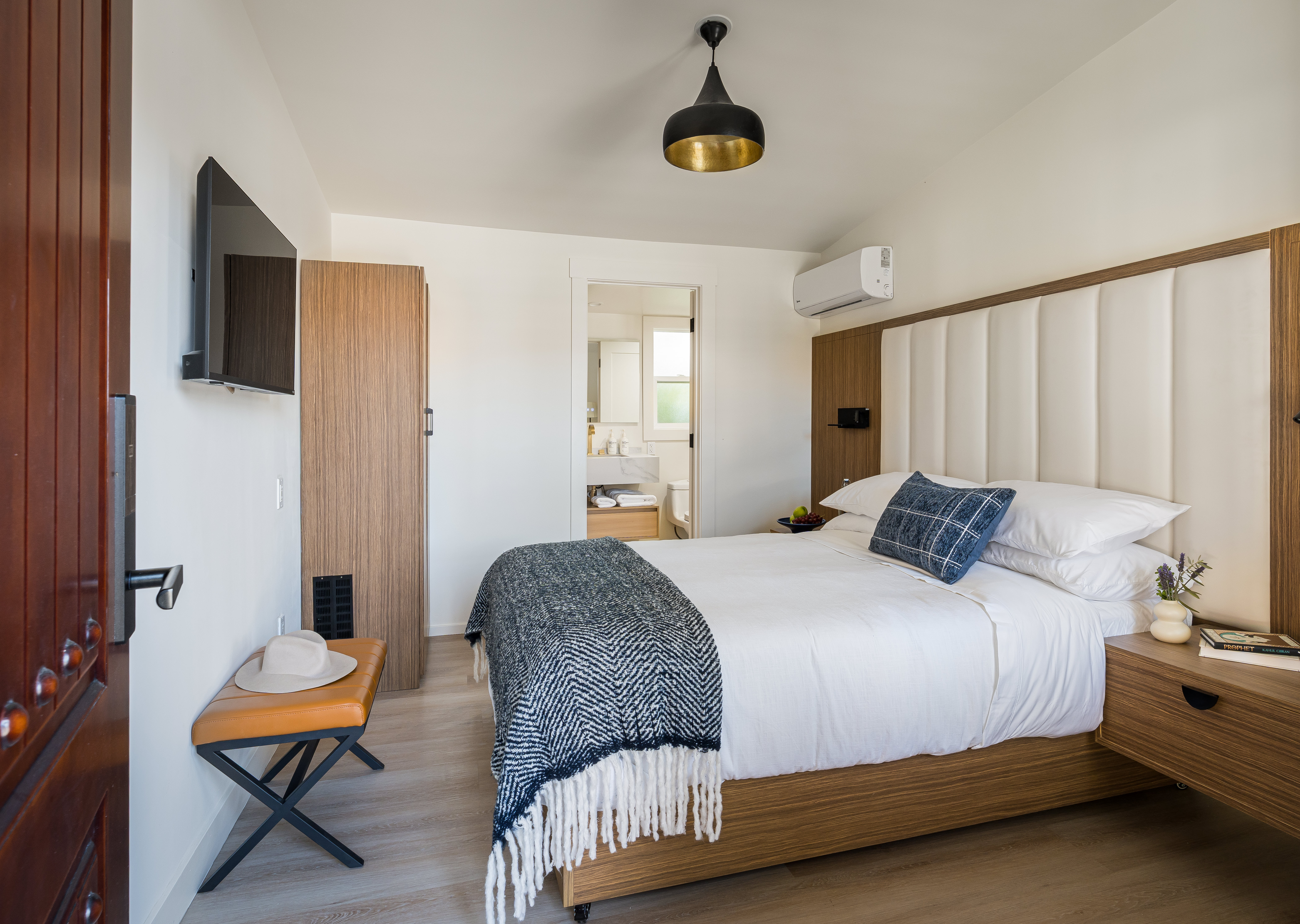 Double Queen Size Bed