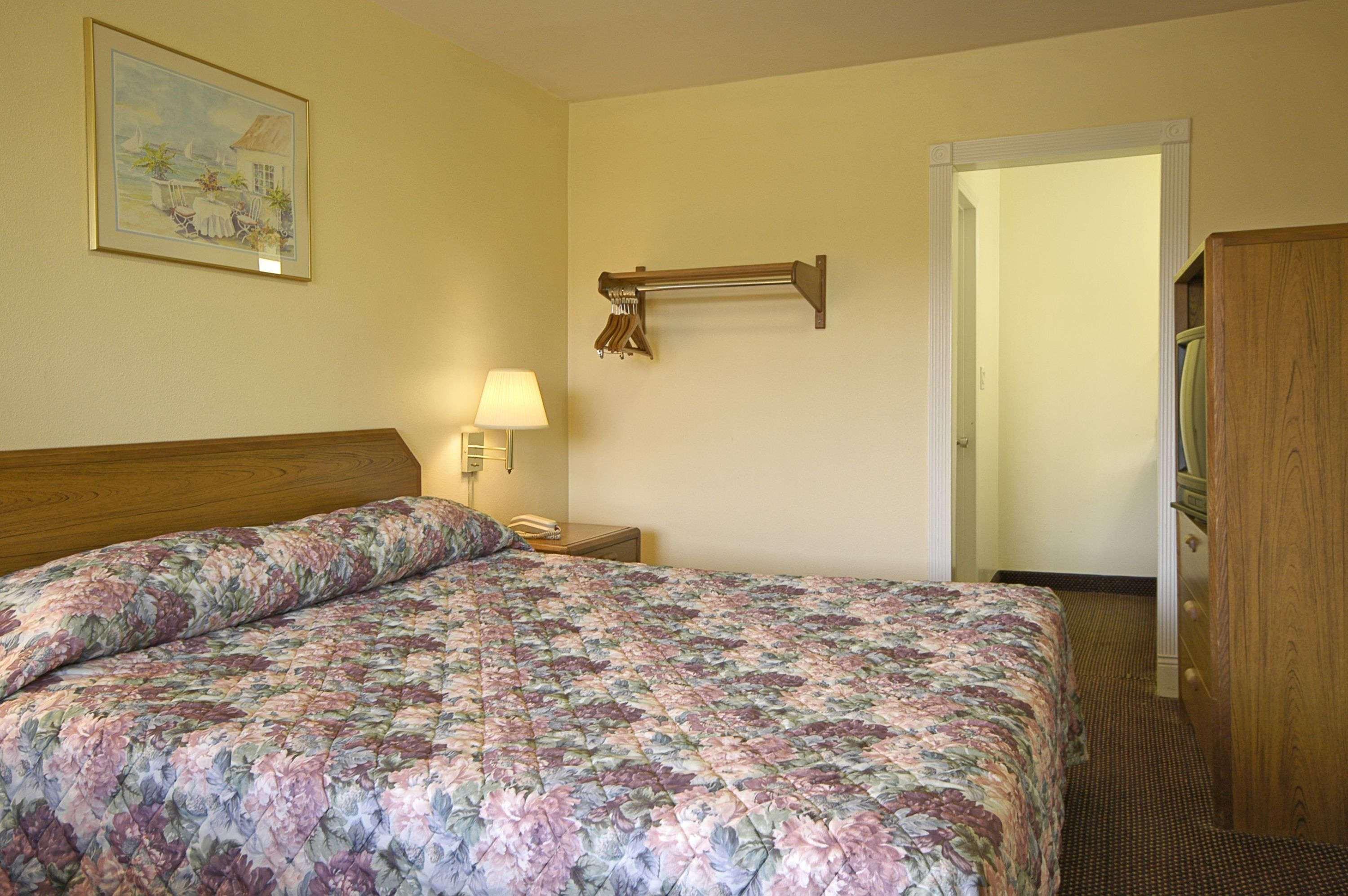 Quadruple Two Double Beds