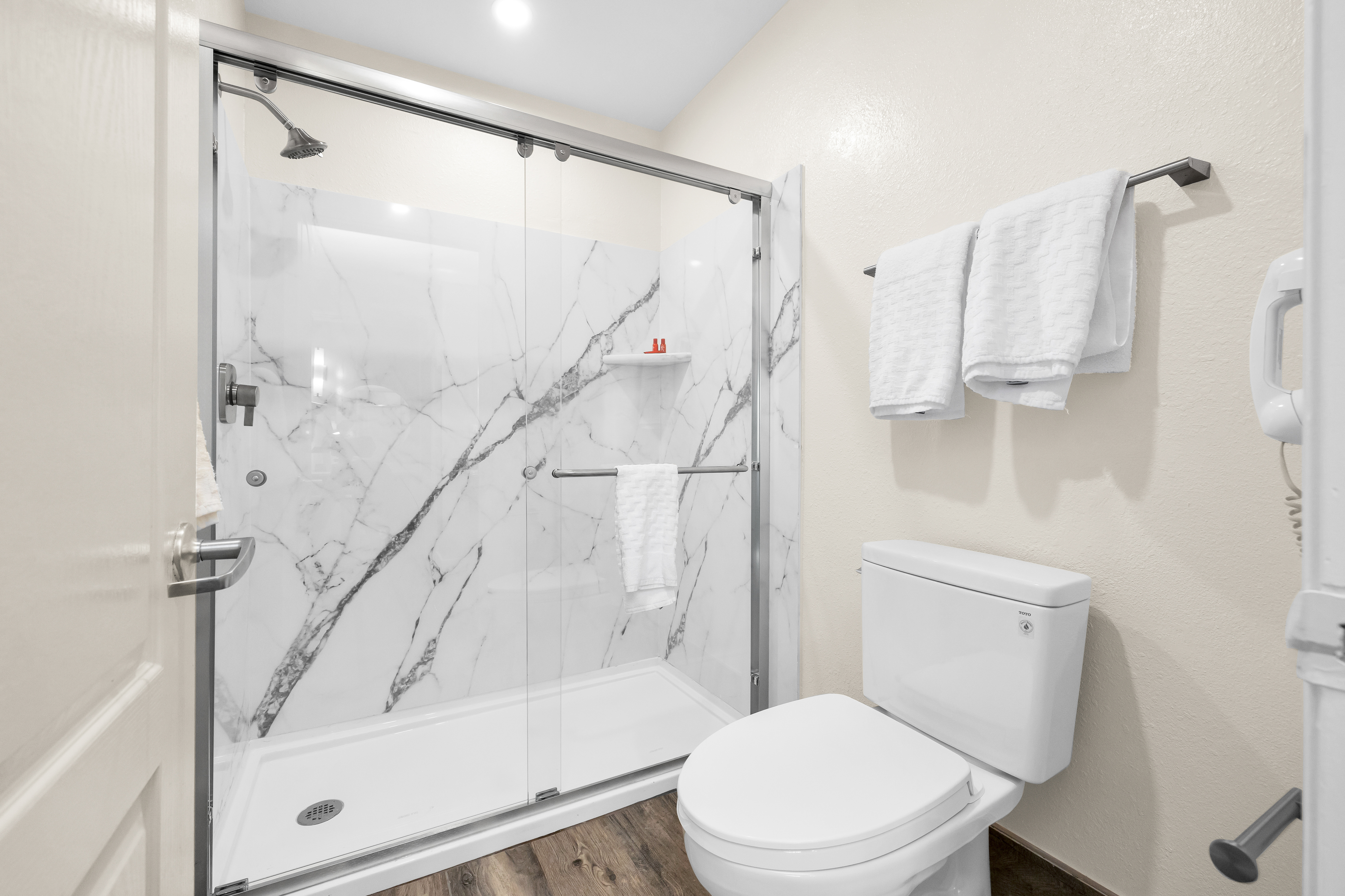 Room Accessible-queen Size Bed