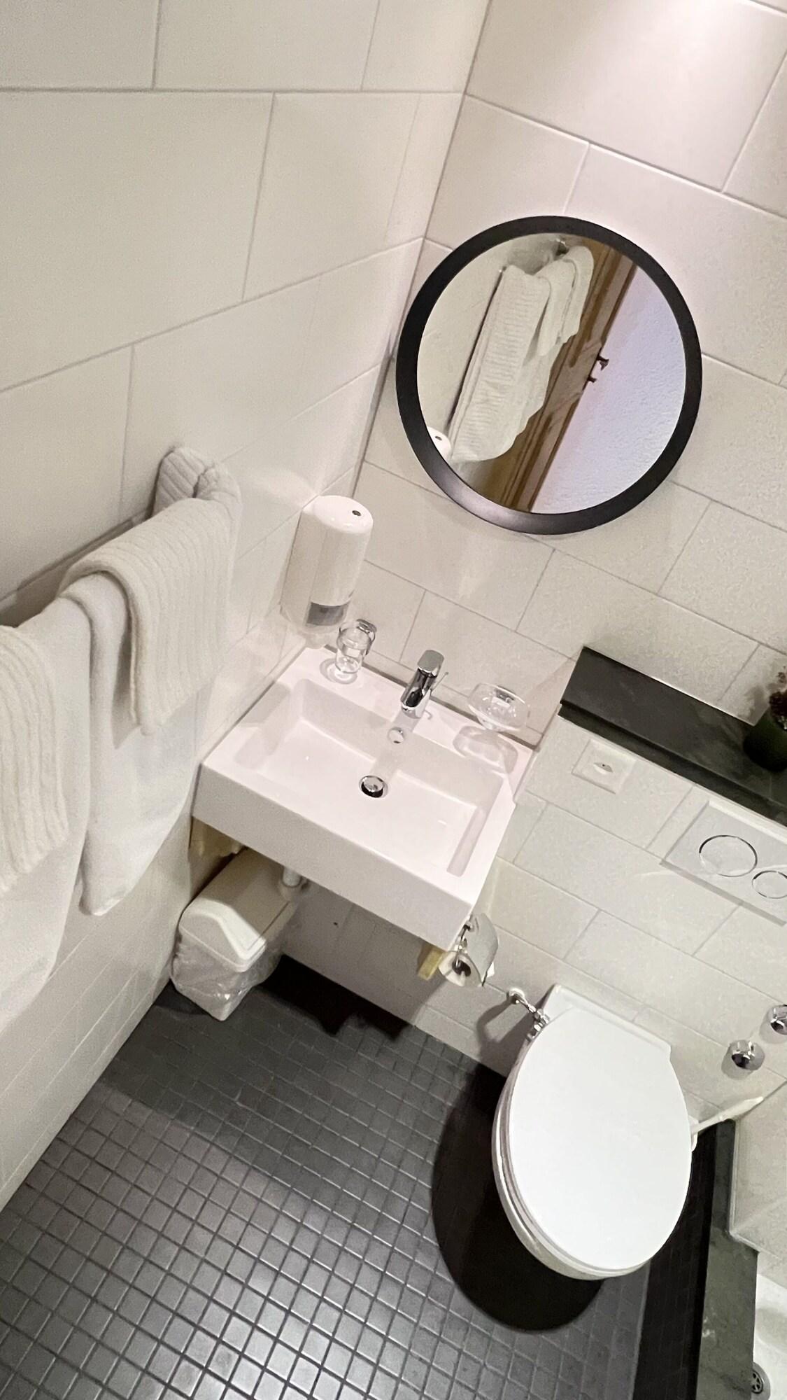 Double or Twin King Size Bed