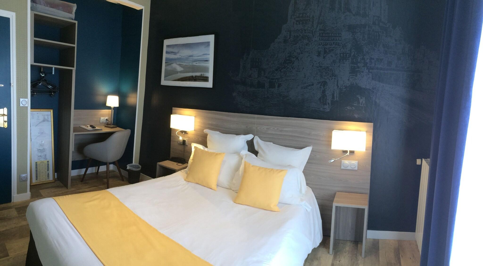 Double Queen Size Bed