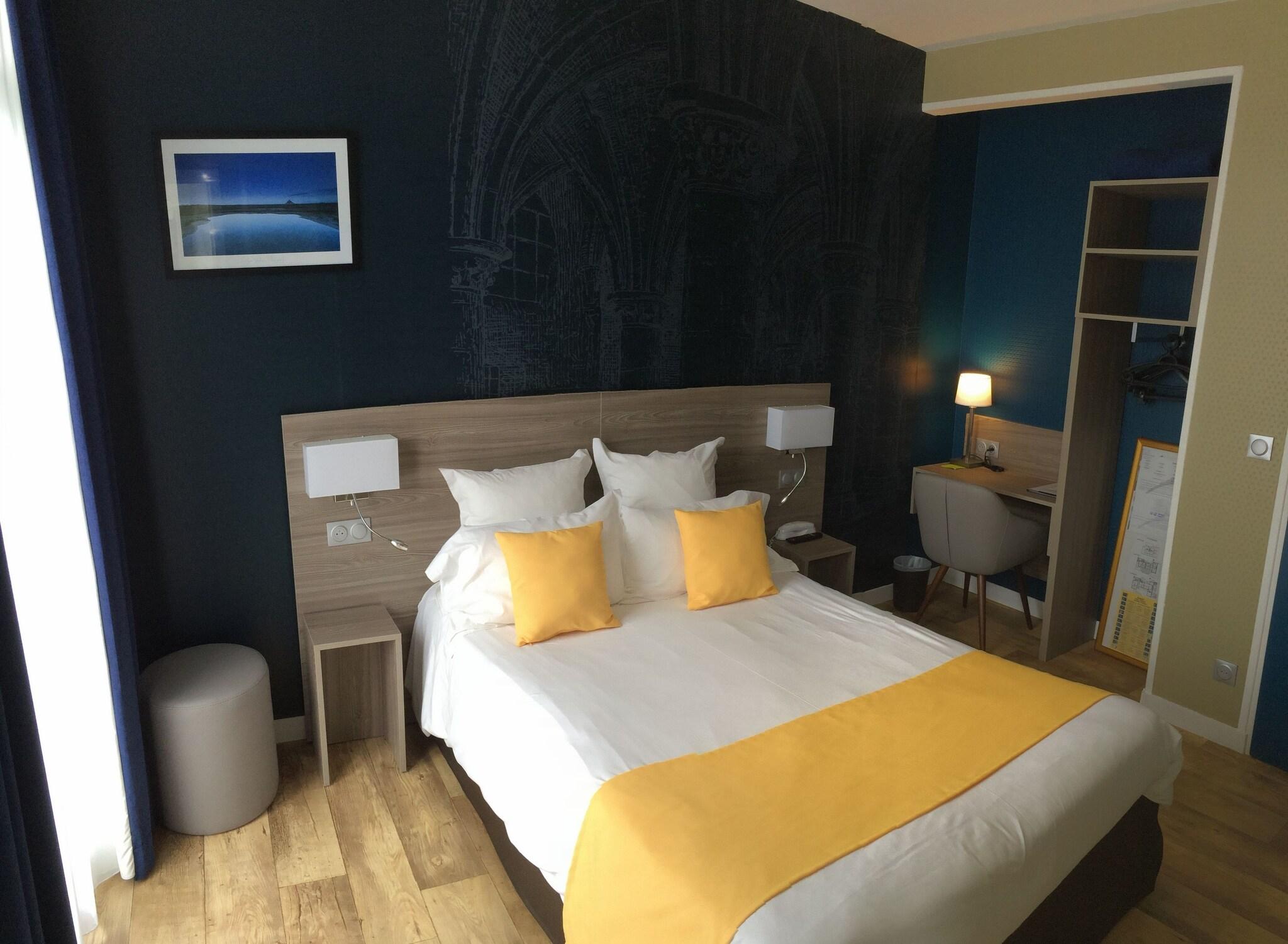 Double Queen Size Bed