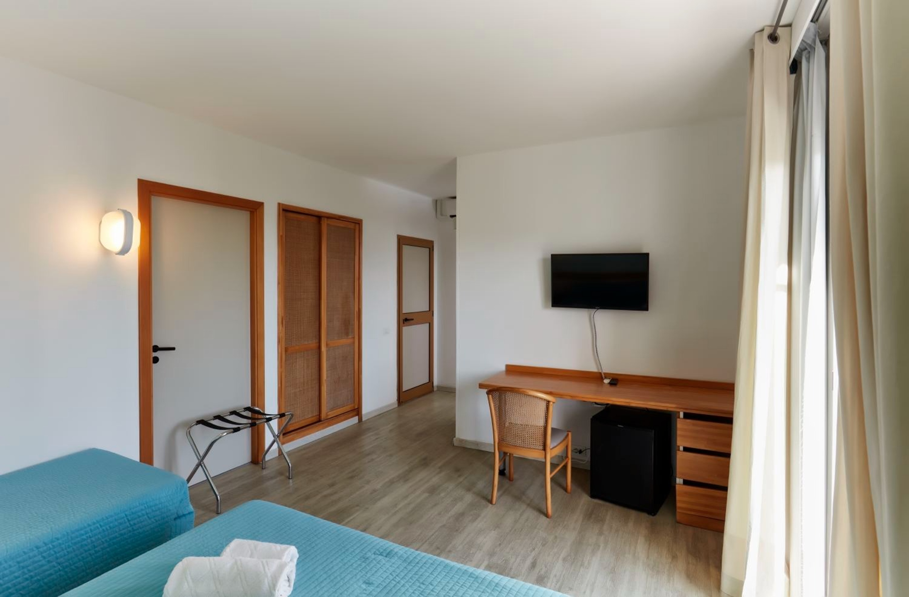 Double or Twin Standard