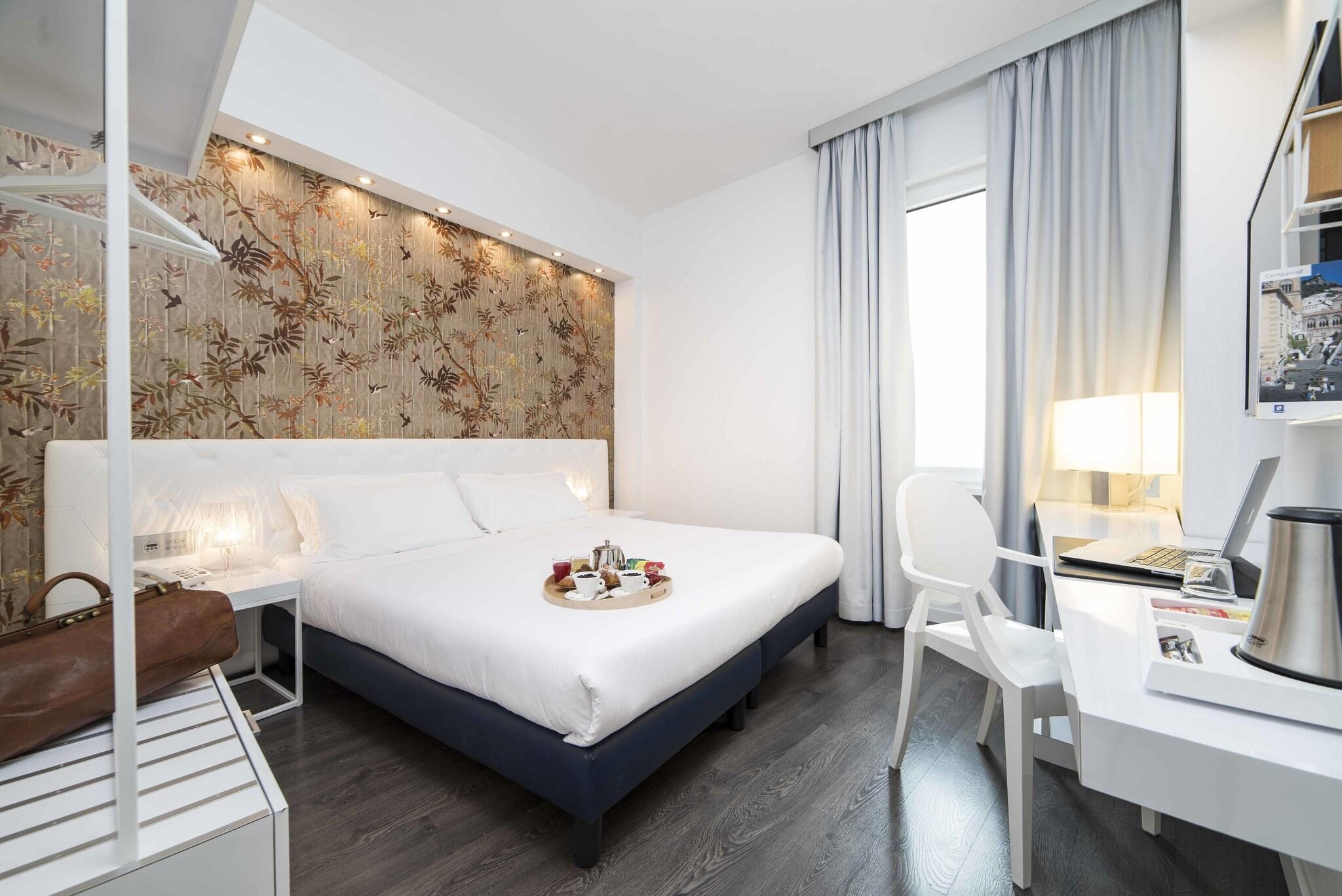 Double Classic Queen Bed