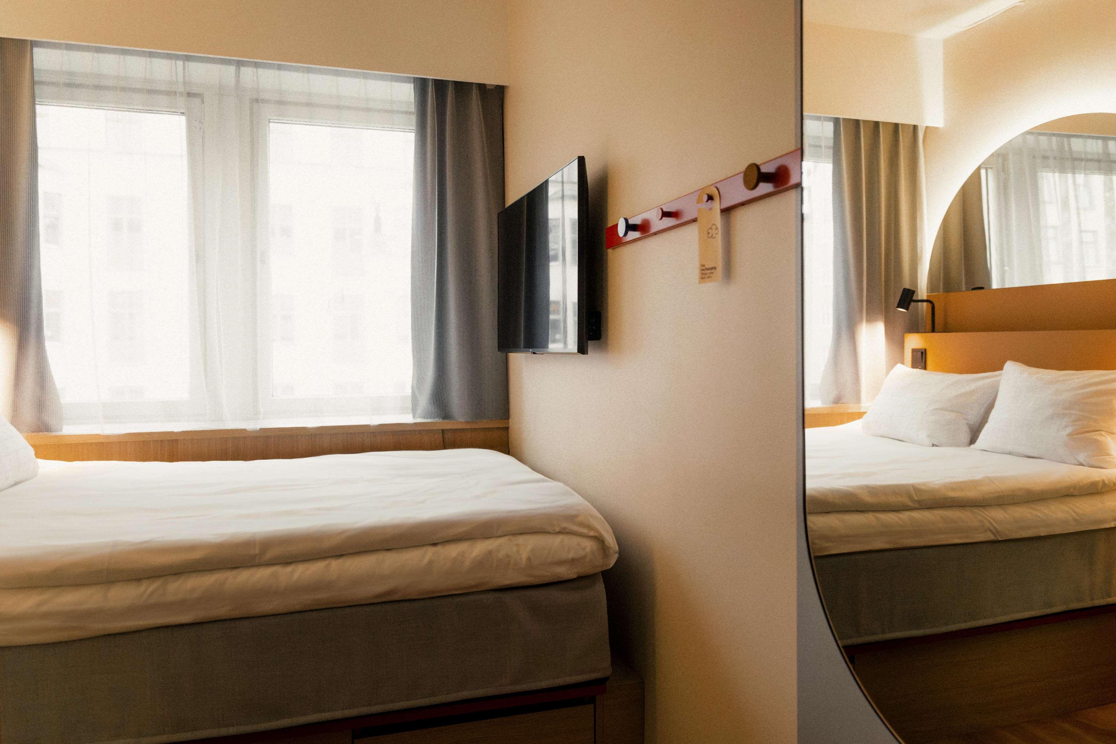 Double Queen Size Bed