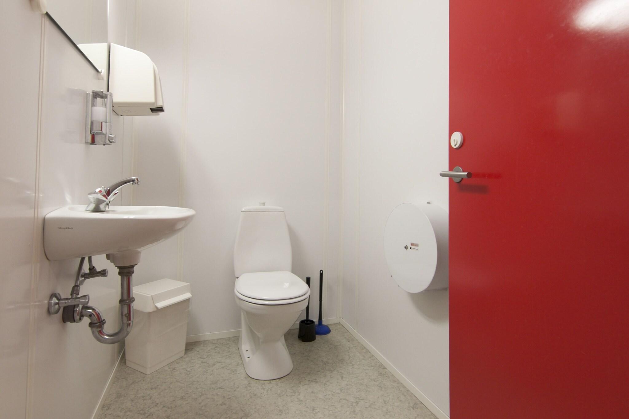 Double or Twin with Shared Bathroom