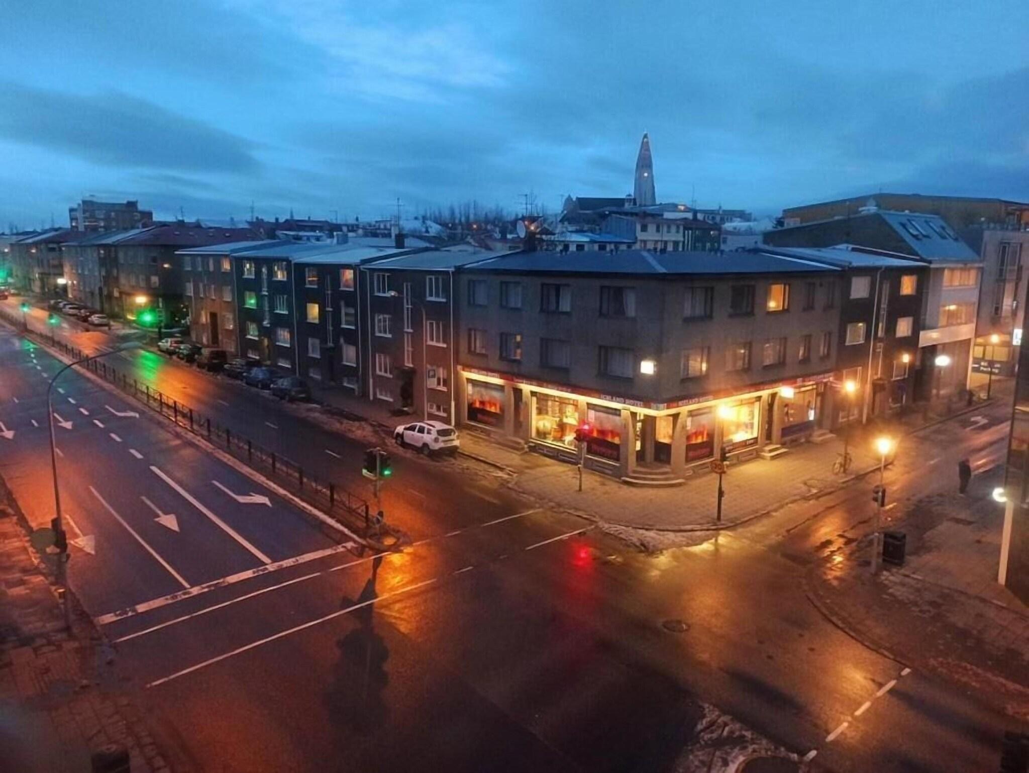 Double or Twin with Shared Bathroom