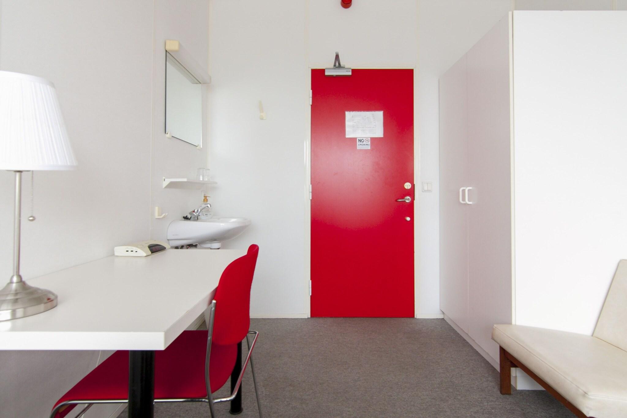 Double or Twin with Shared Bathroom