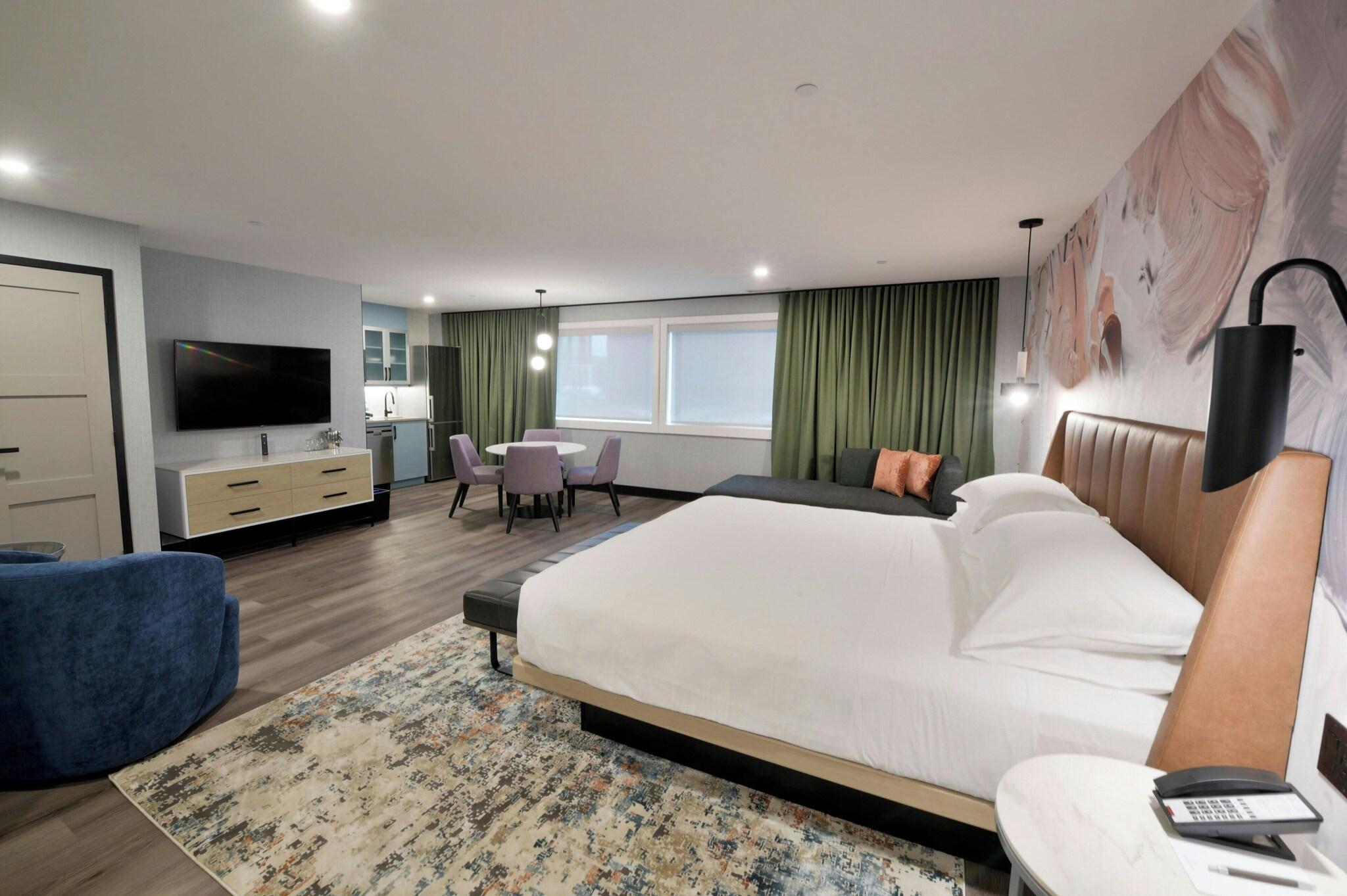 Studio King Size Bed