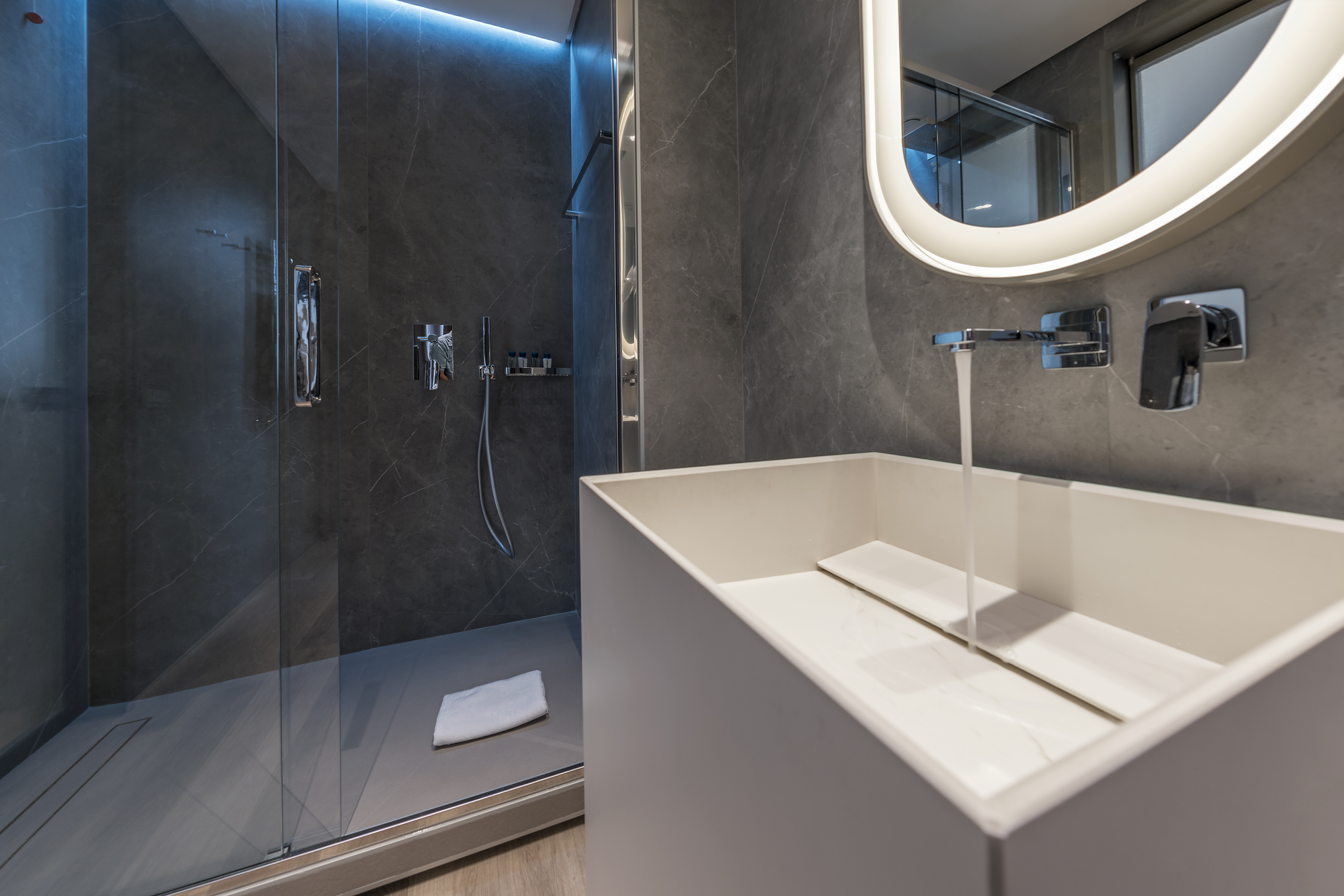 Double Superior King Bed