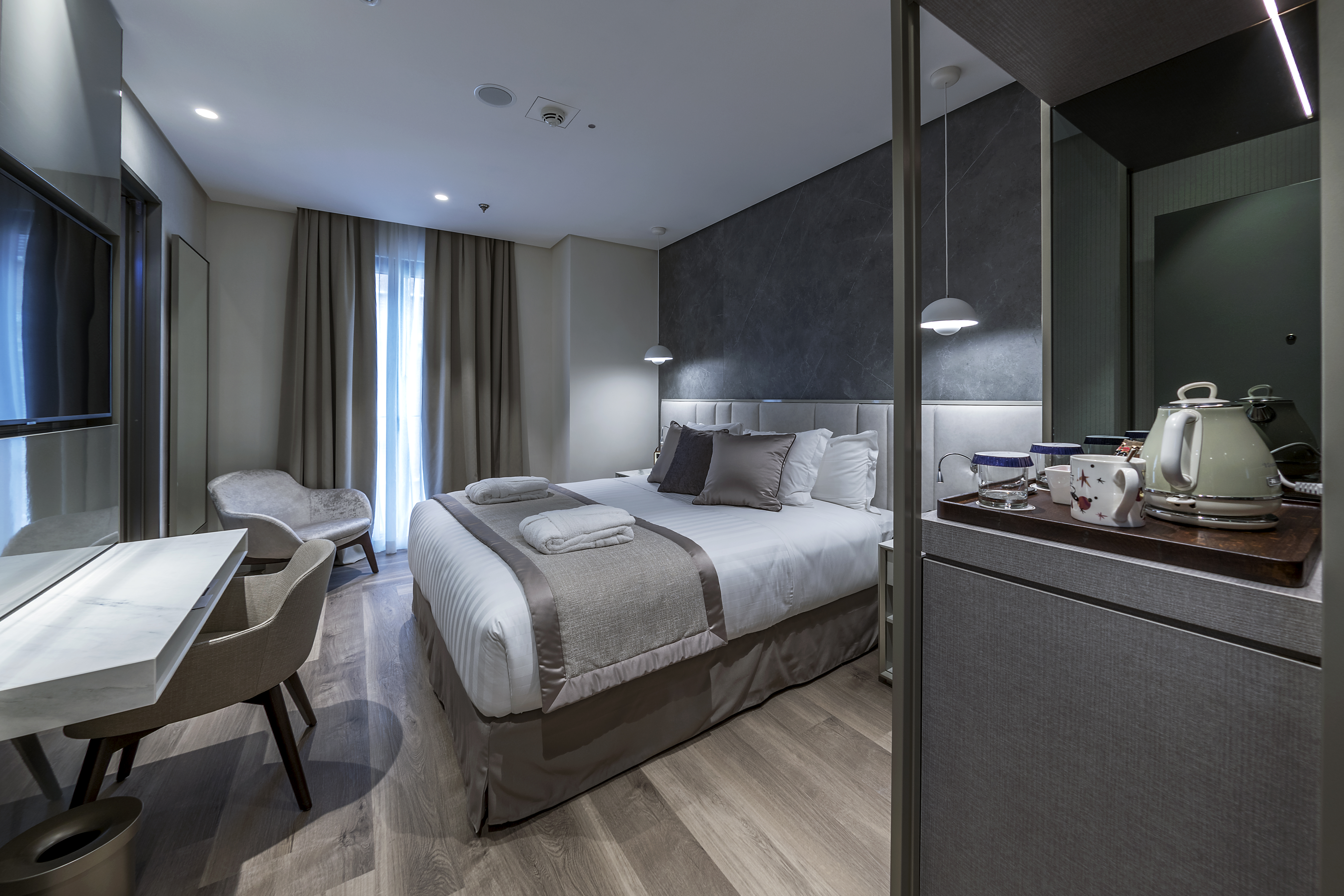 Double Classic King Bed