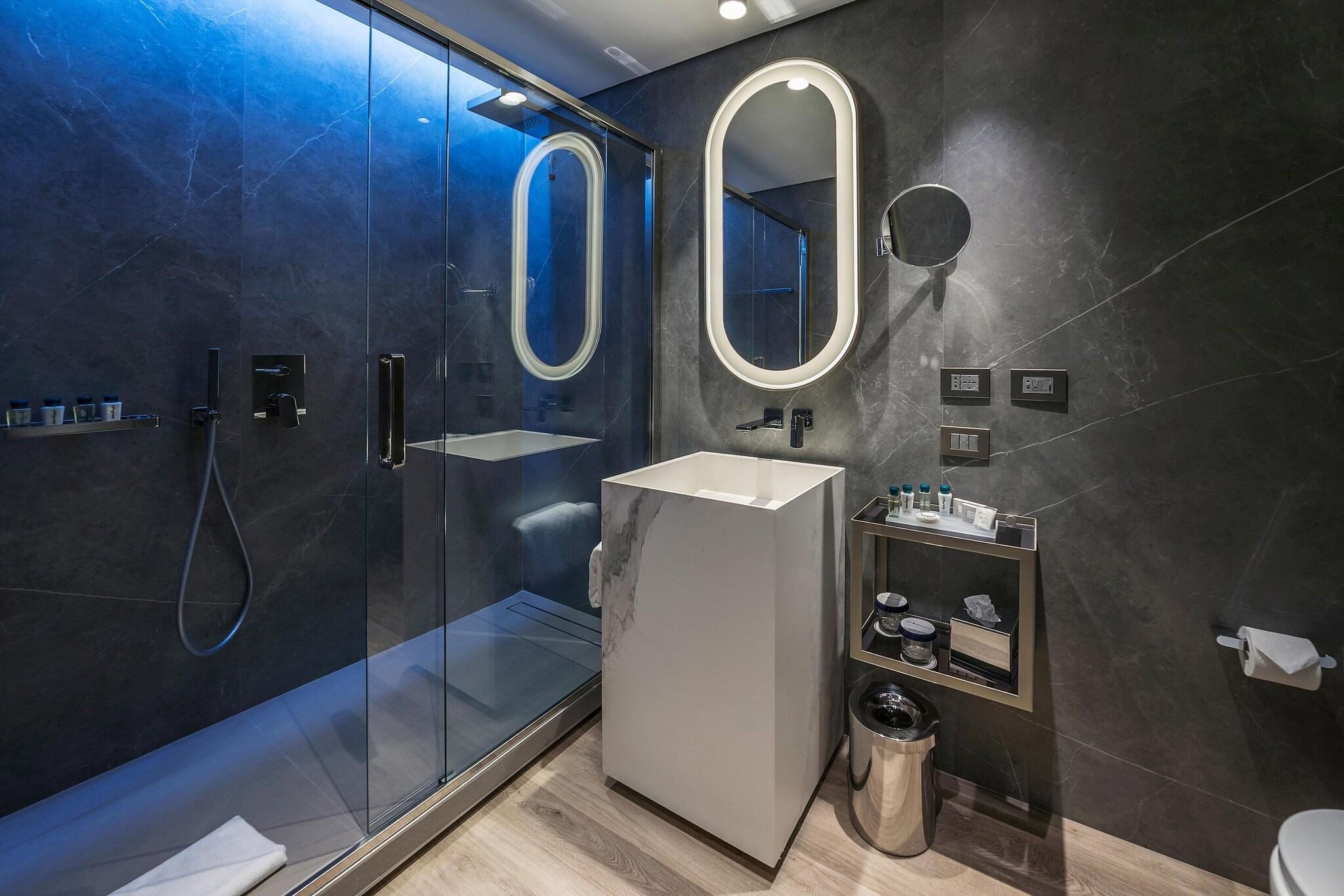 Double Classic King Bed