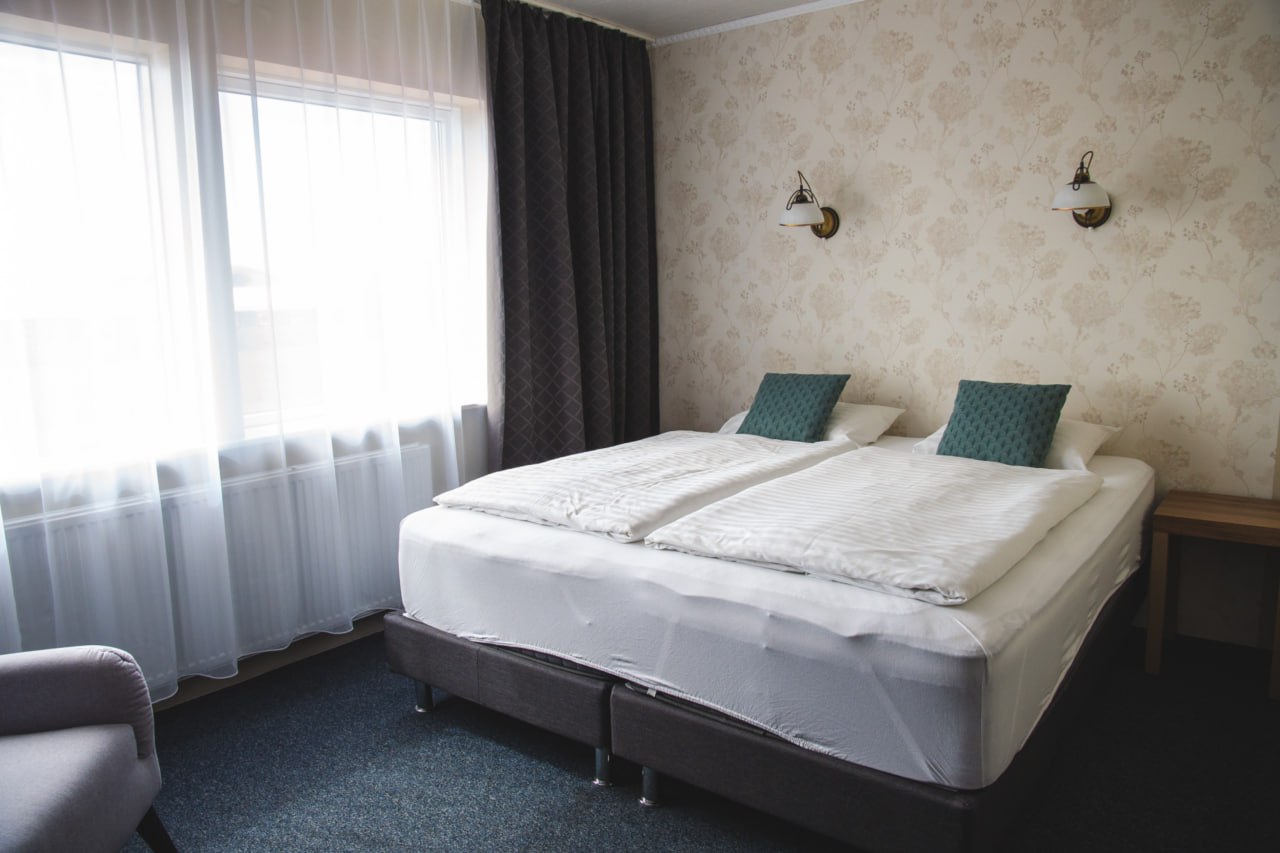 Double or Twin Standard