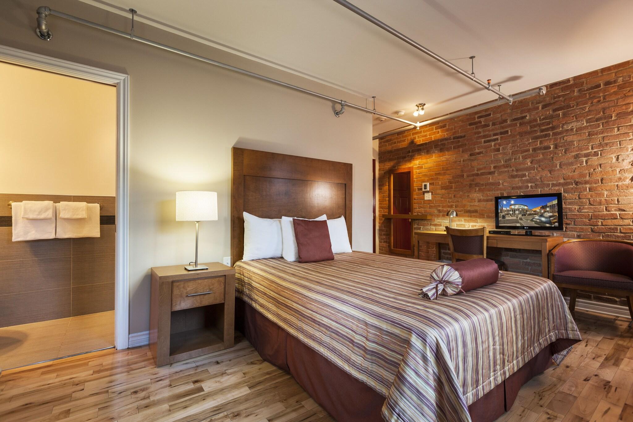 Double Superior Queen Bed