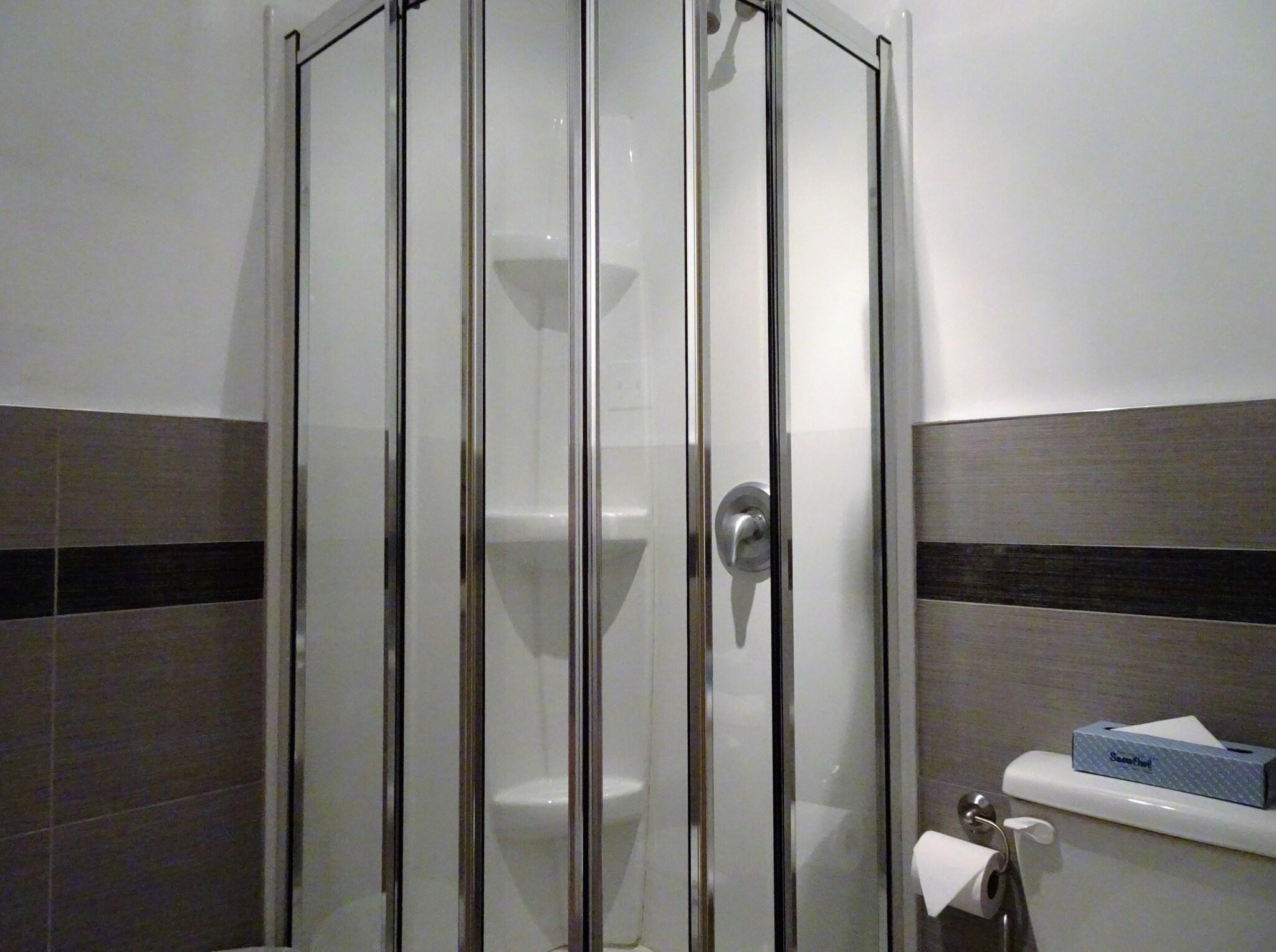 Double Superior Queen Bed