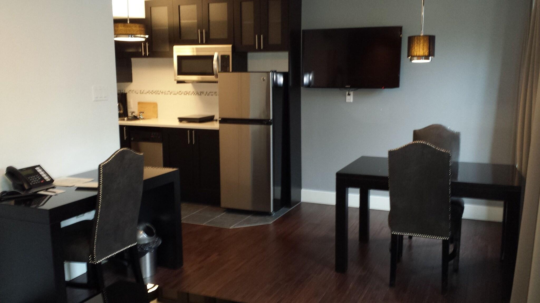 Double Deluxe King Bed