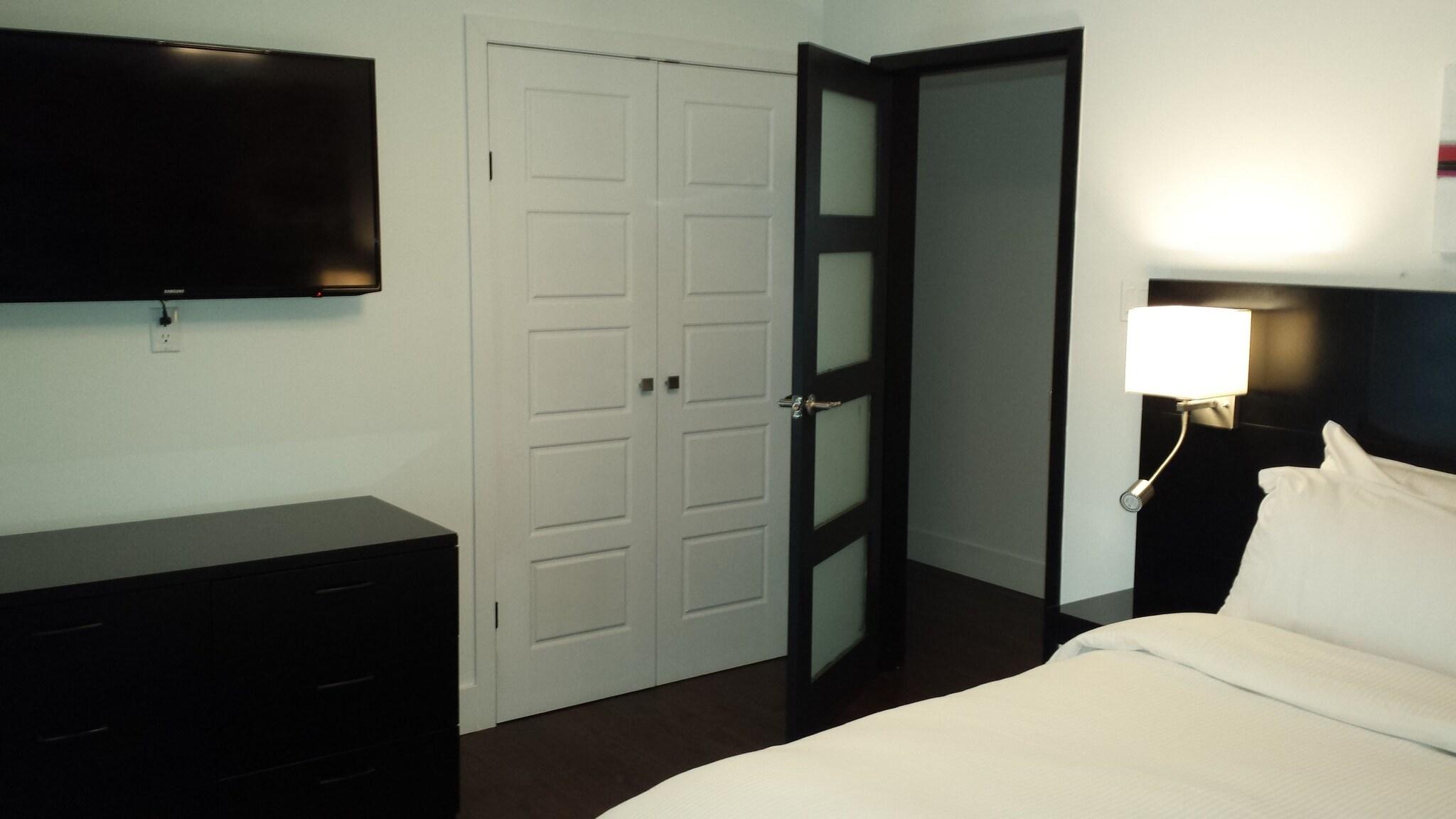 Double Deluxe King Bed