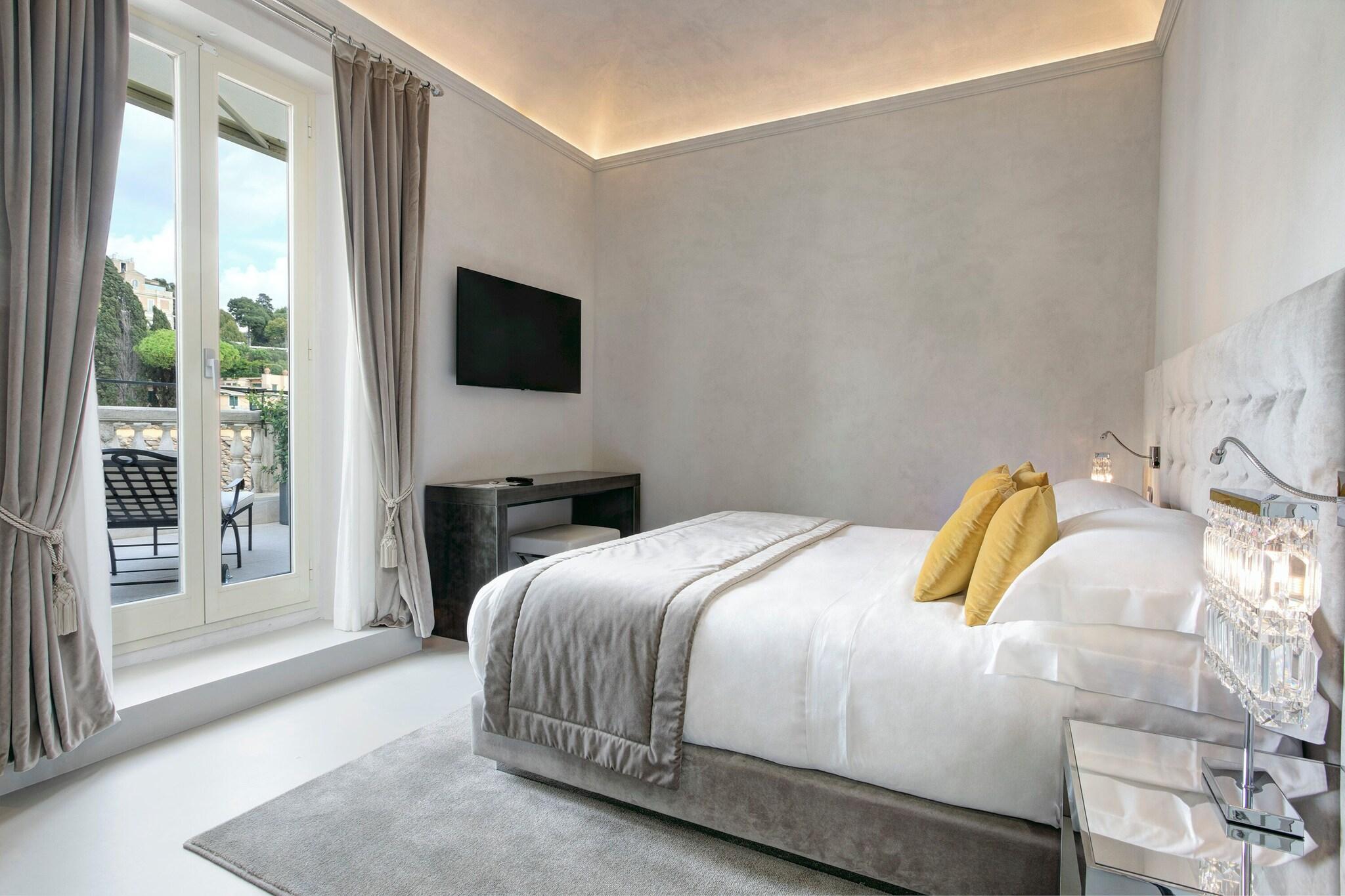 Double Deluxe King Bed