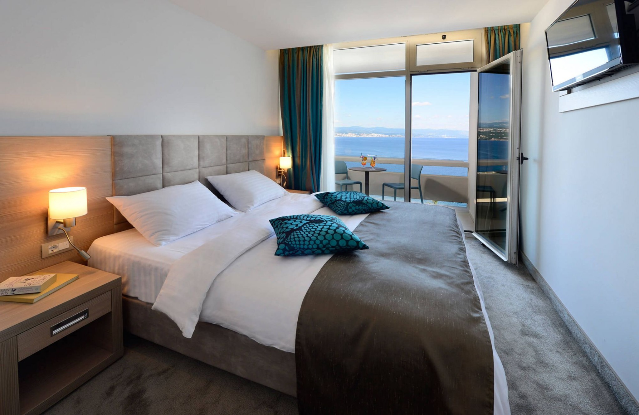 Double Side Sea View with Balcony