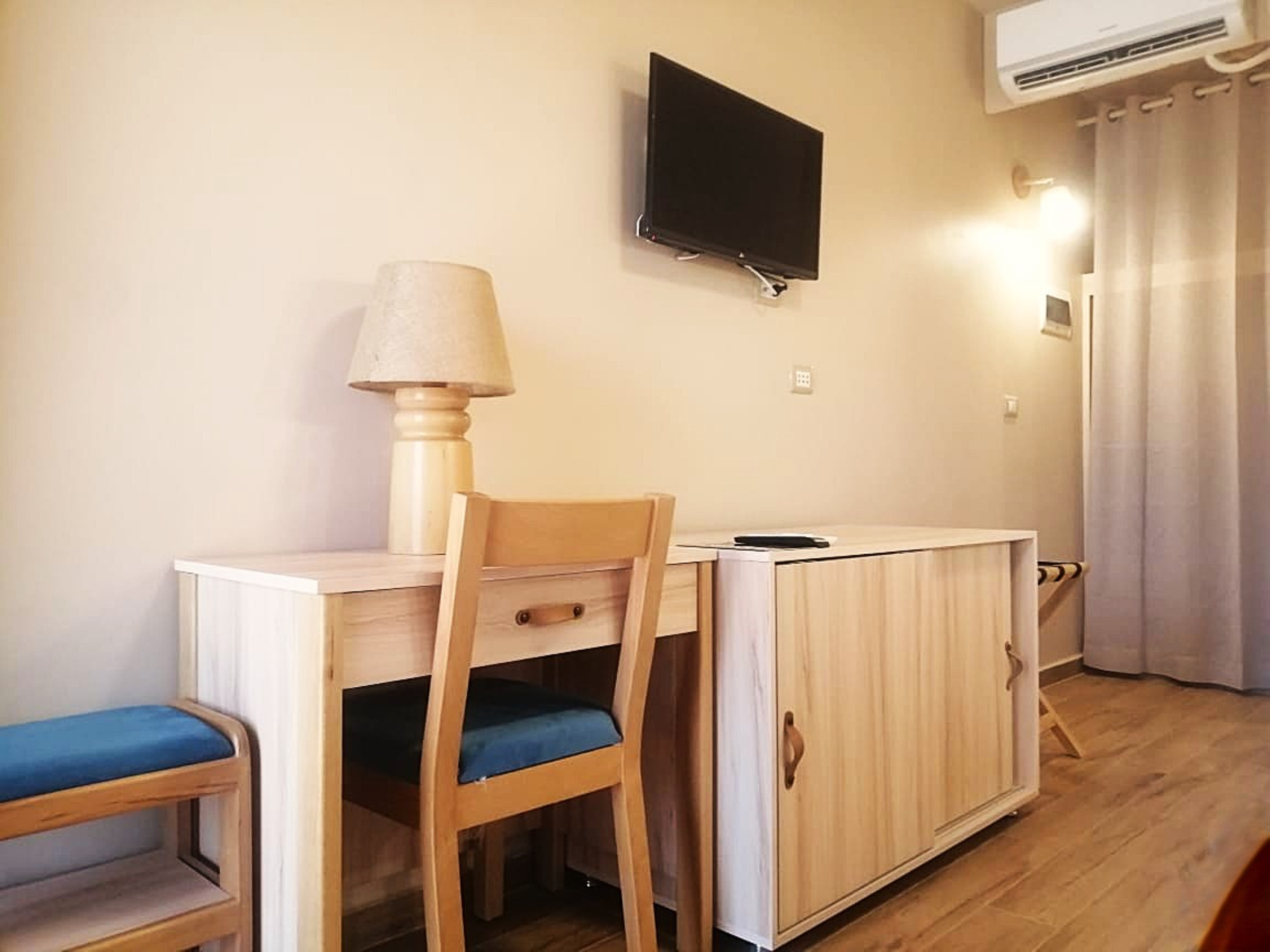 Double Queen Size Bed