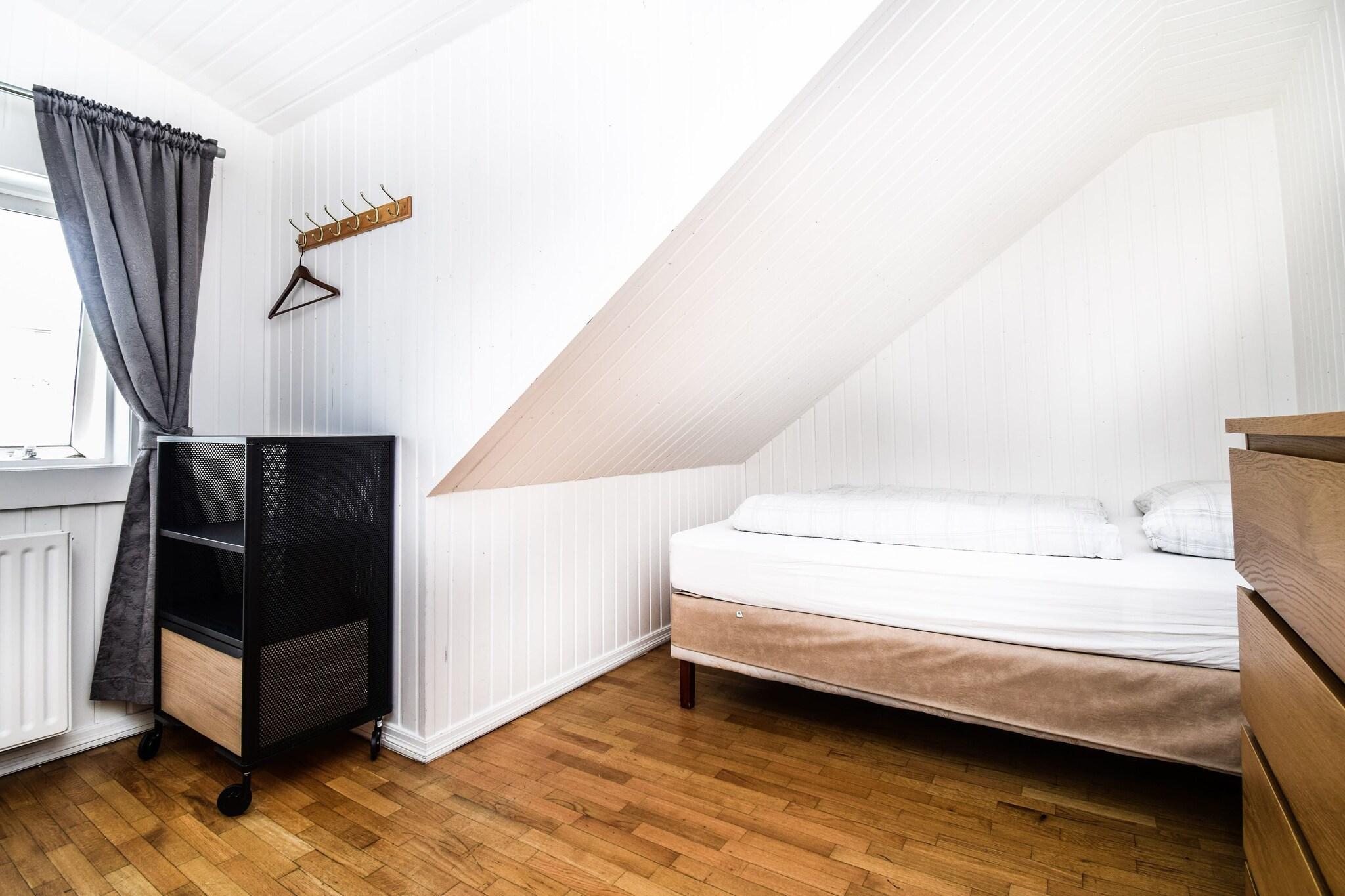 Double or Twin with Shared Bathroom