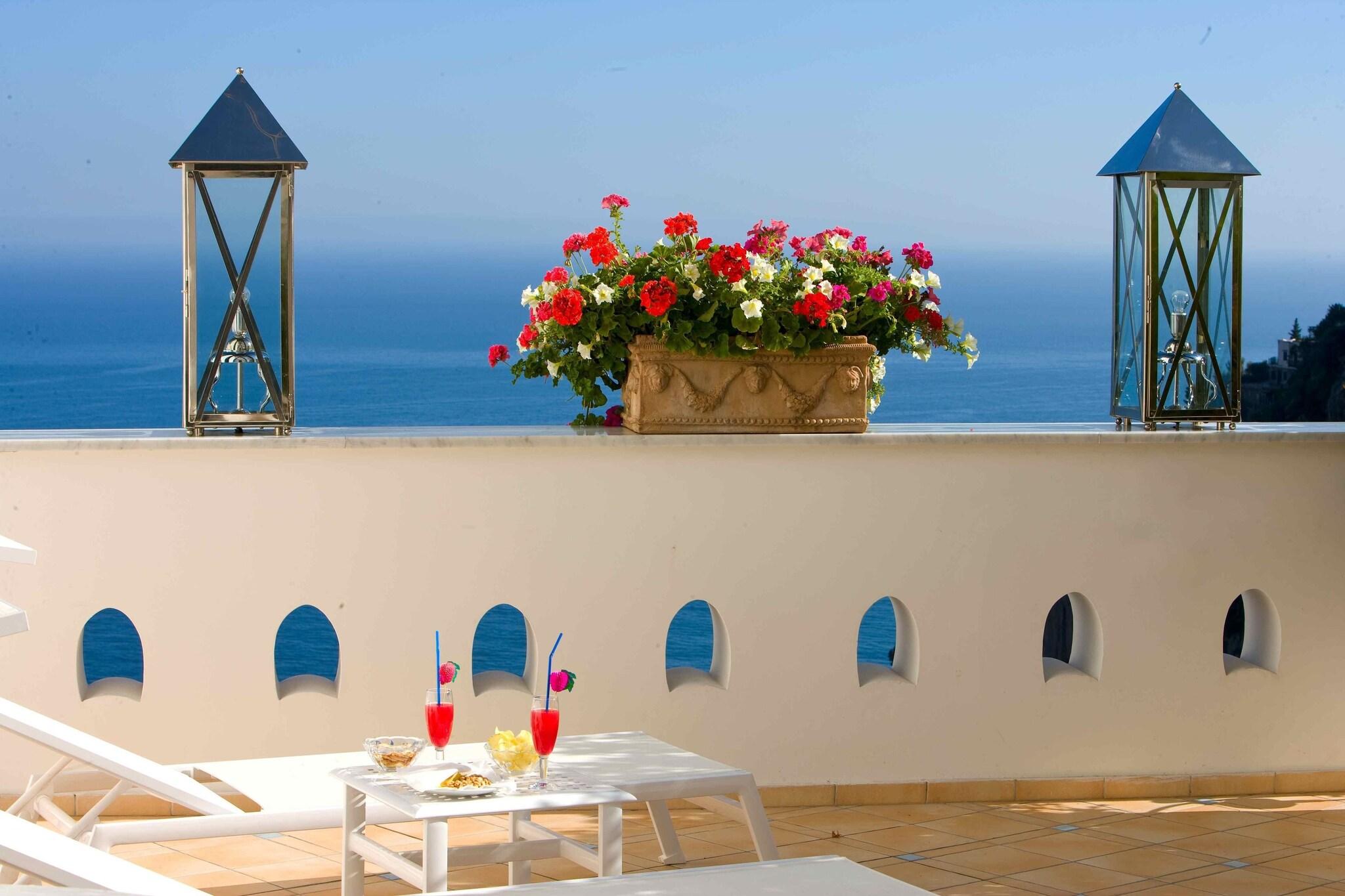 Triple Ocean View King Bed