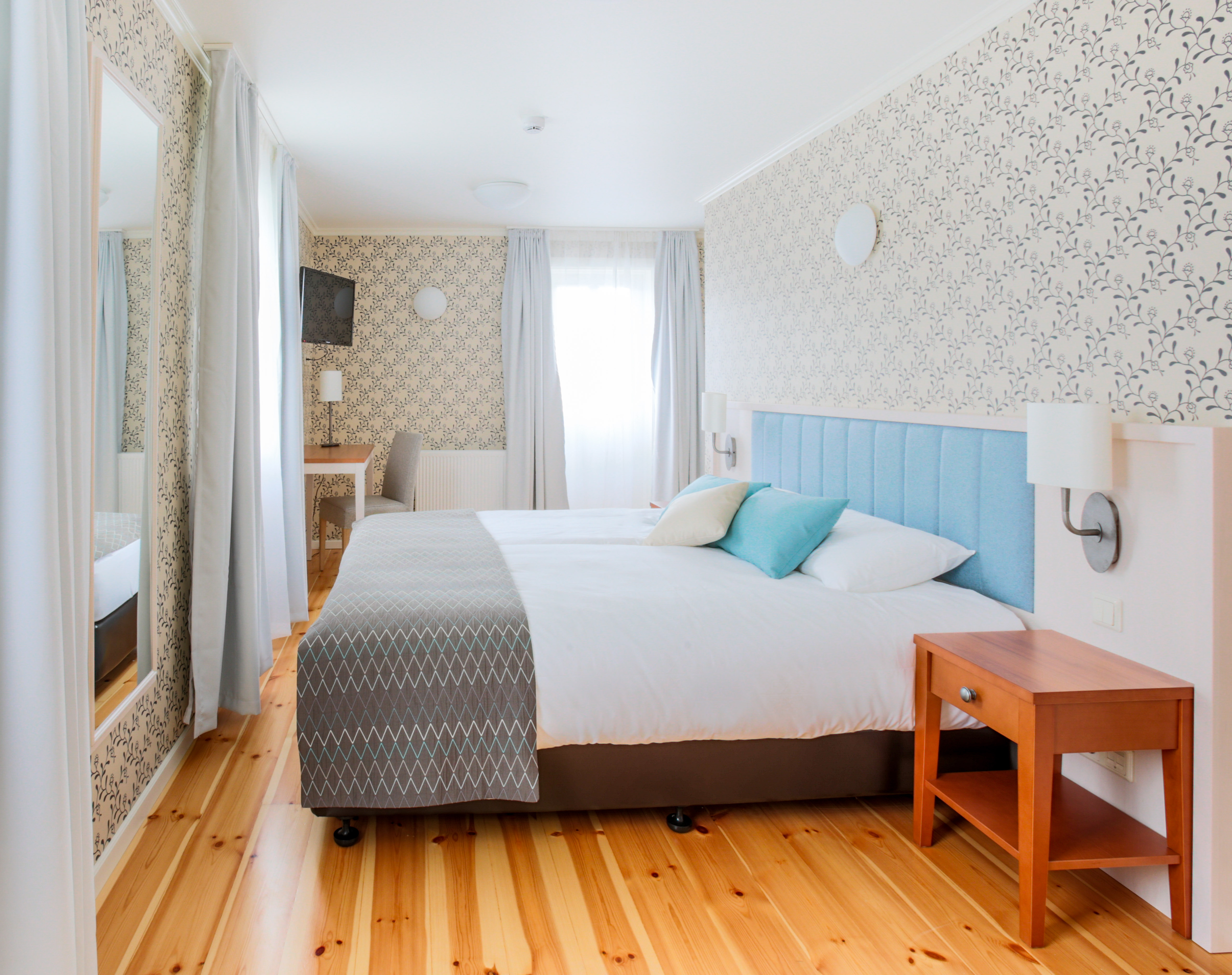 Double or Twin Standard