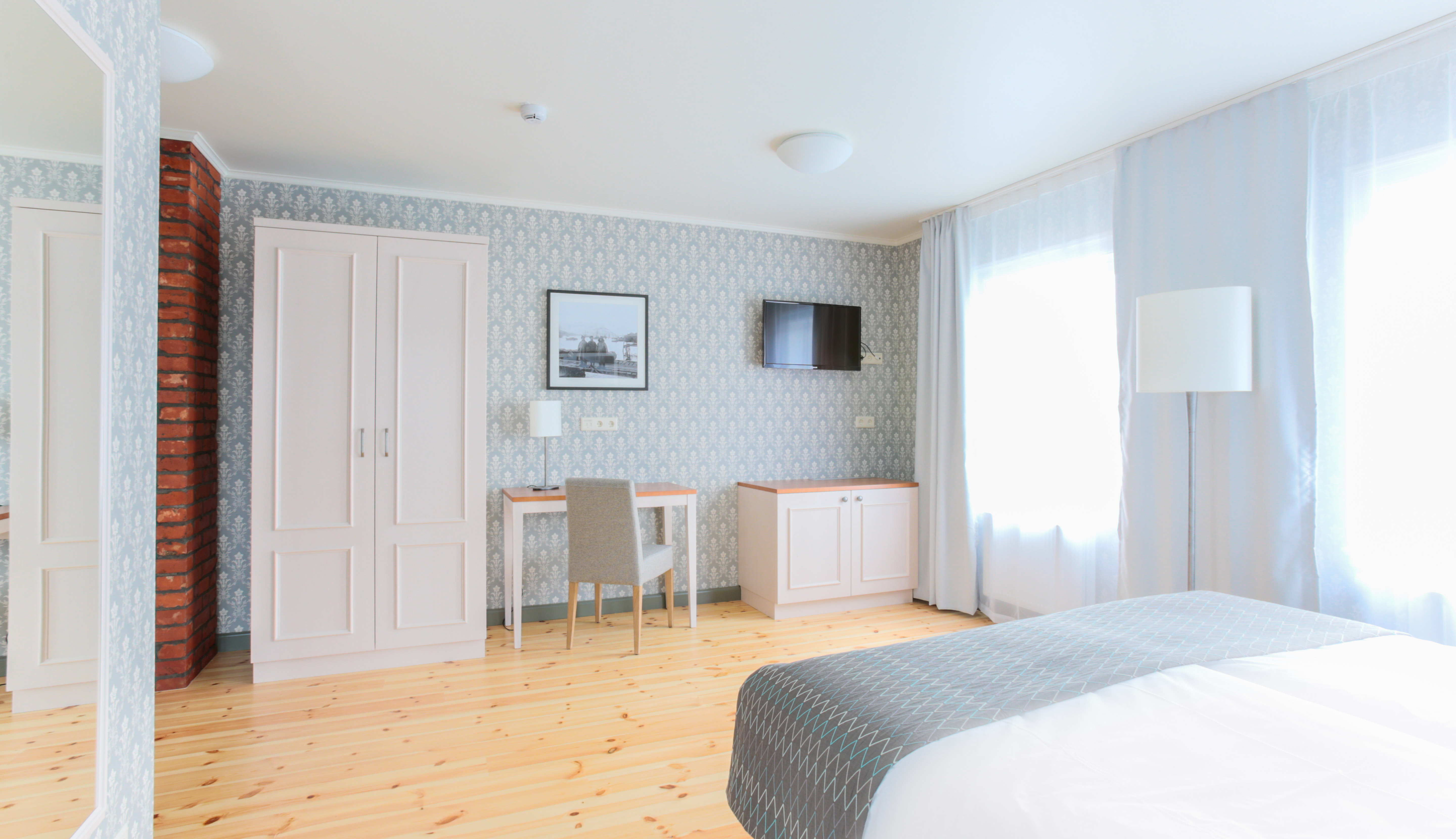 Double or Twin Standard