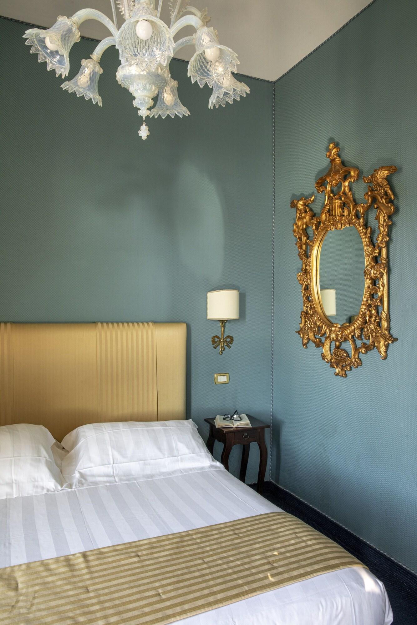 Double Deluxe Two Beds