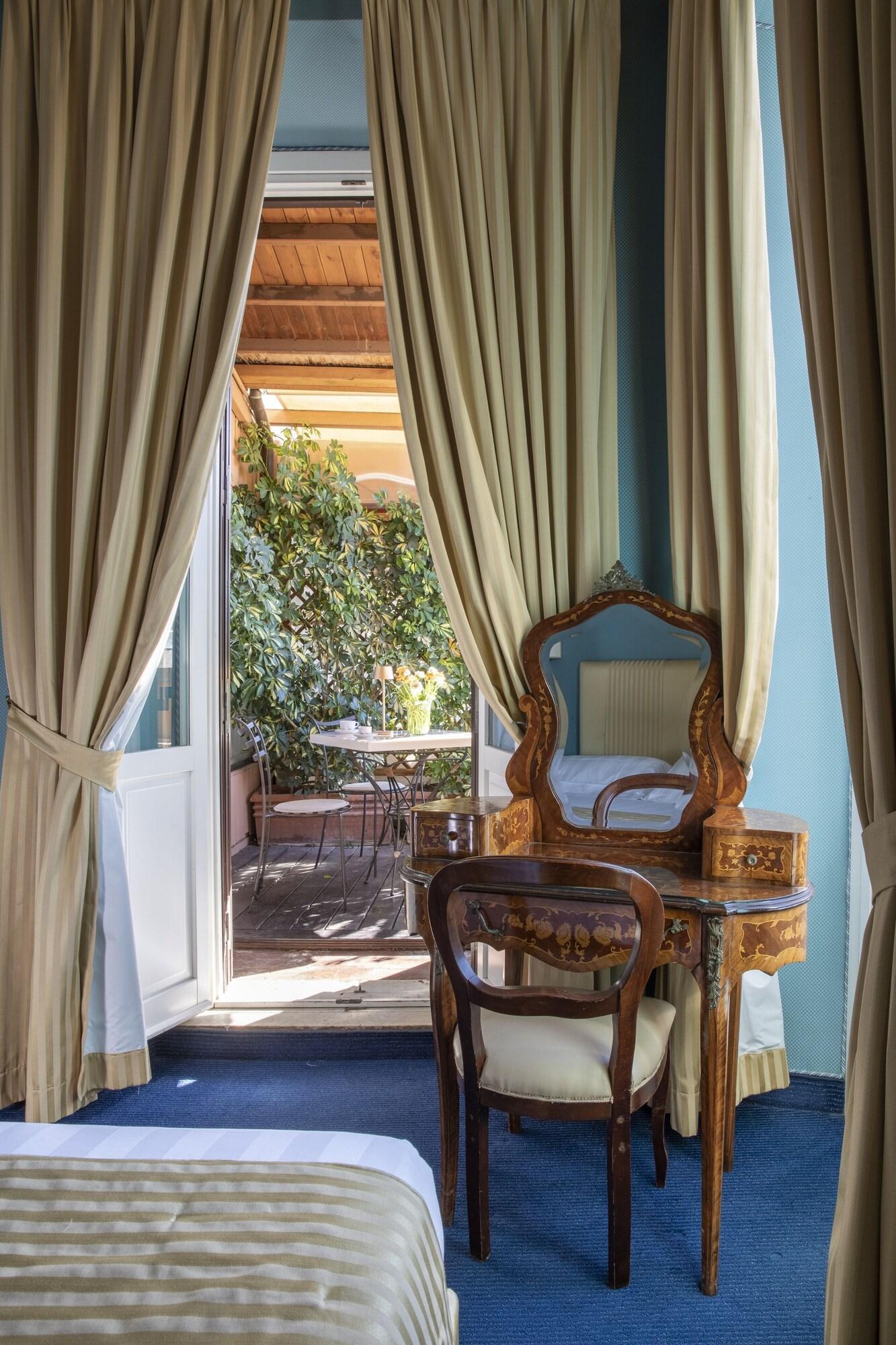 Double Deluxe King Bed