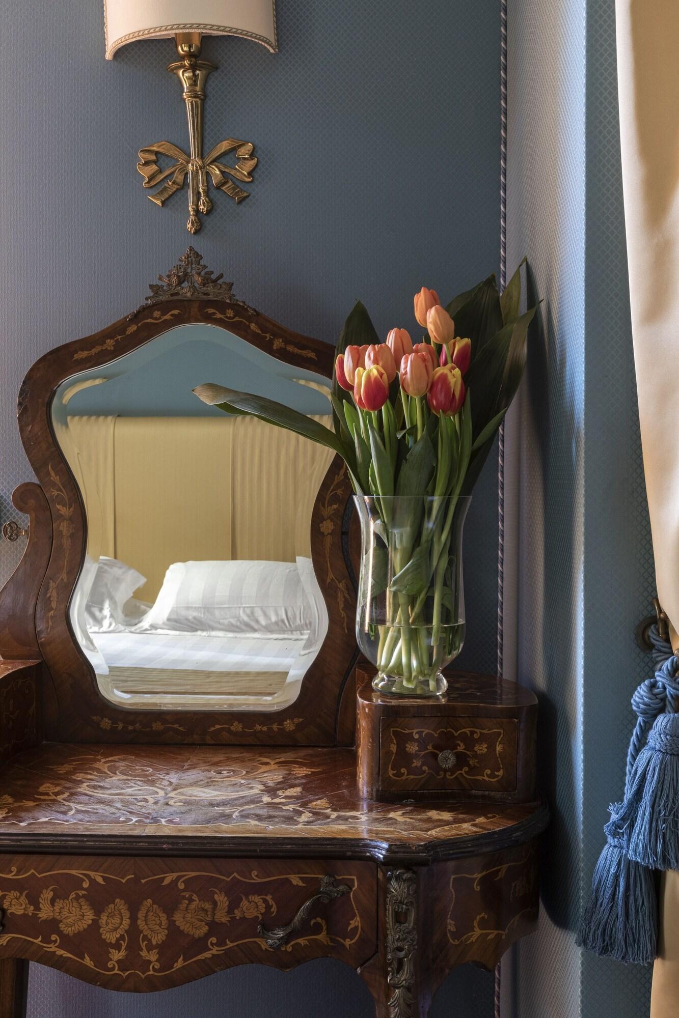 Double Deluxe King Bed