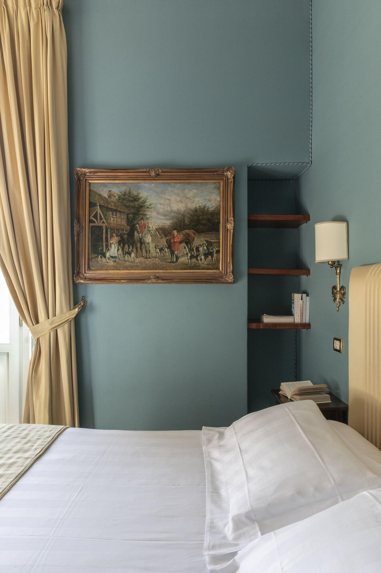 Double Deluxe King Bed