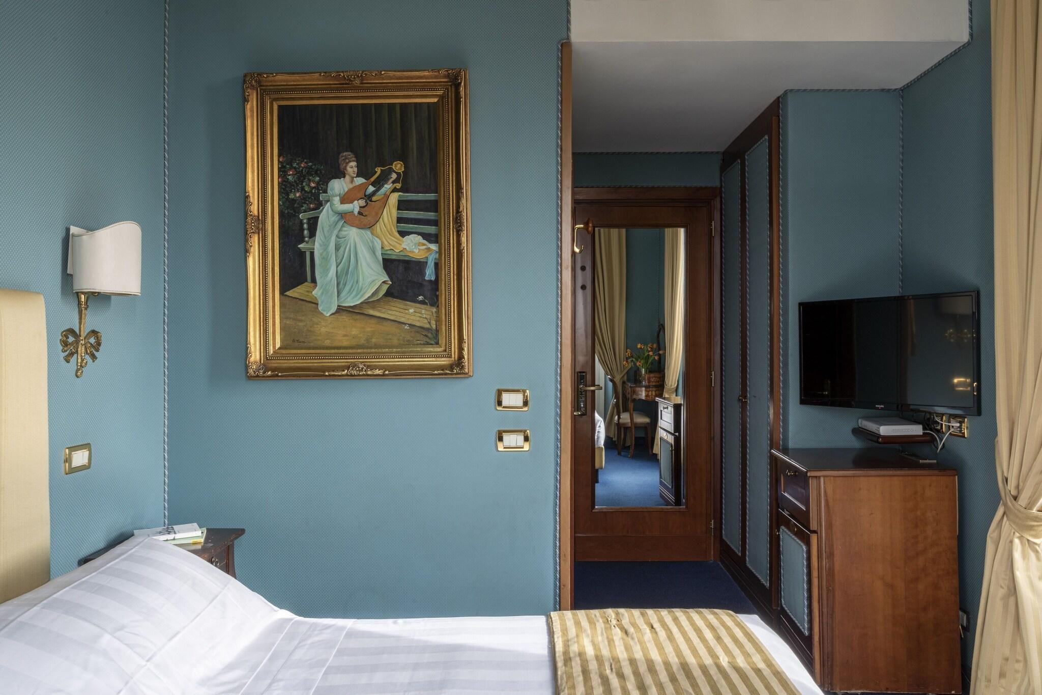 Room Connecting Room