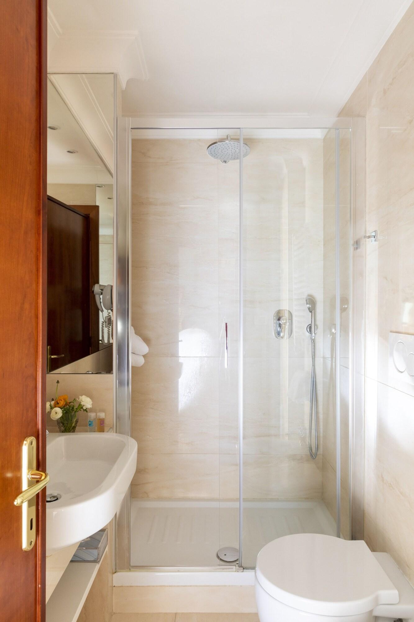 Double Deluxe King Bed