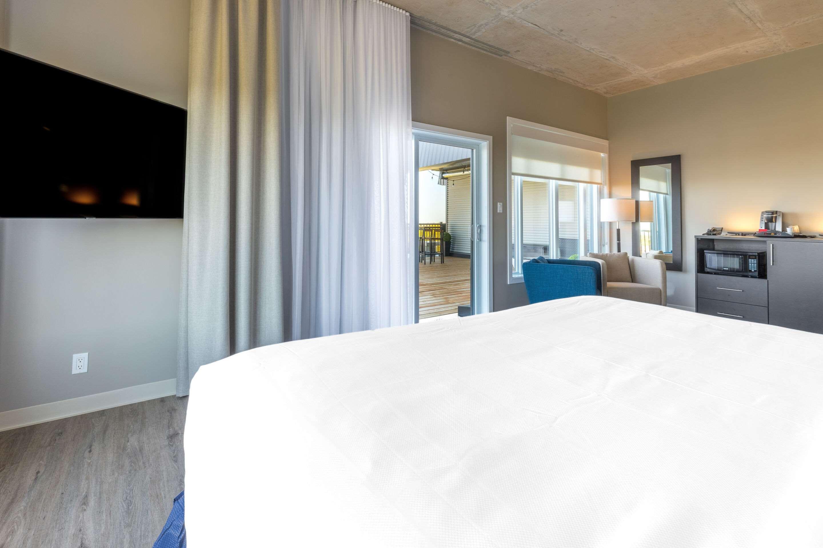 Double King Bed Non Smoking