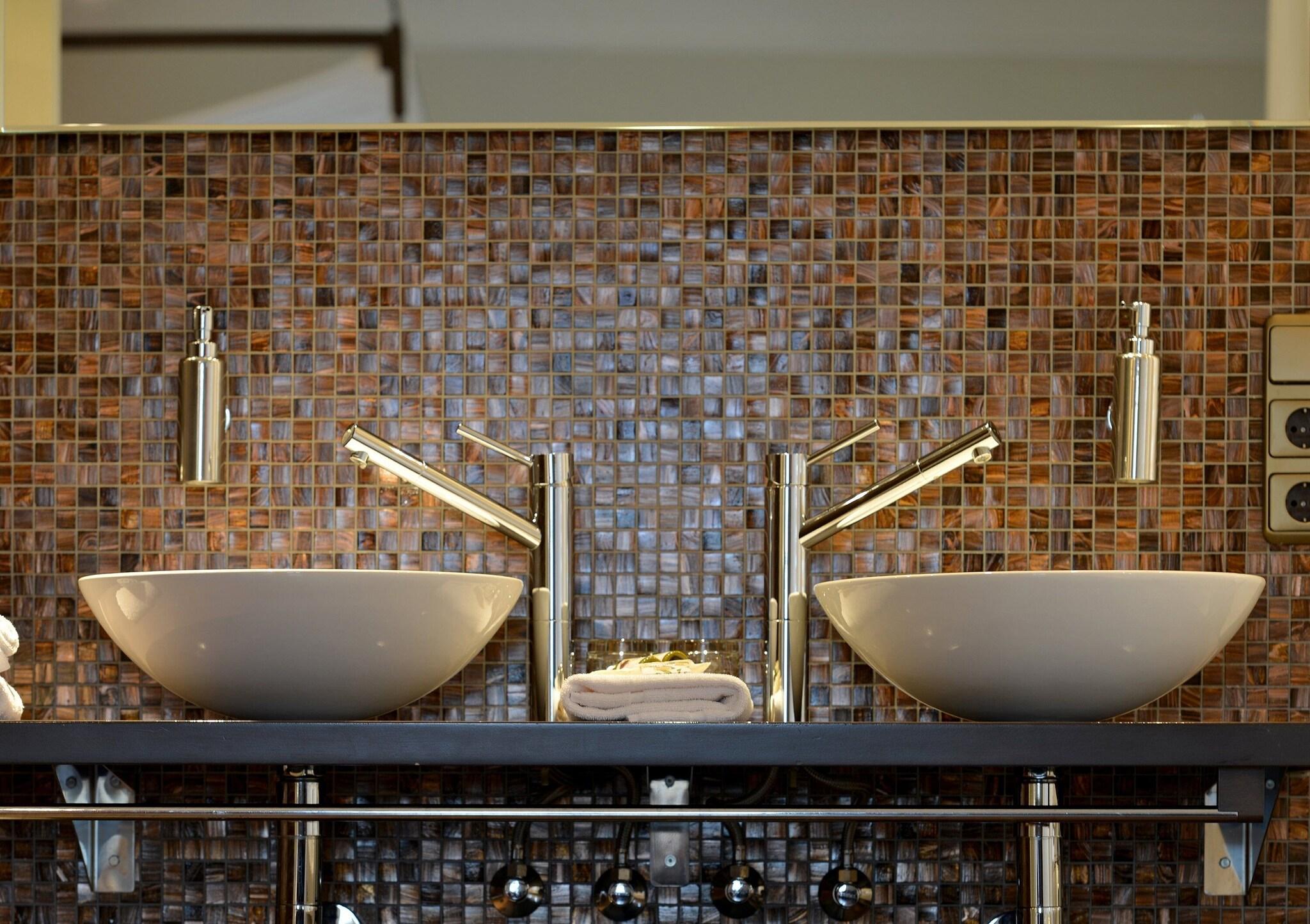 Double Queen Size Bed