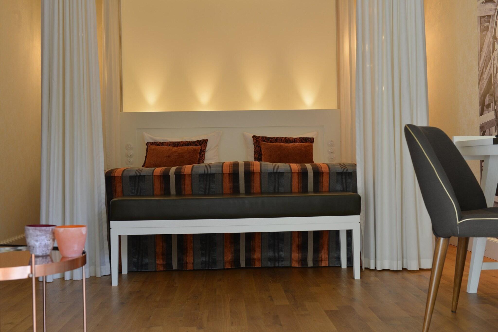 Double Queen Size Bed