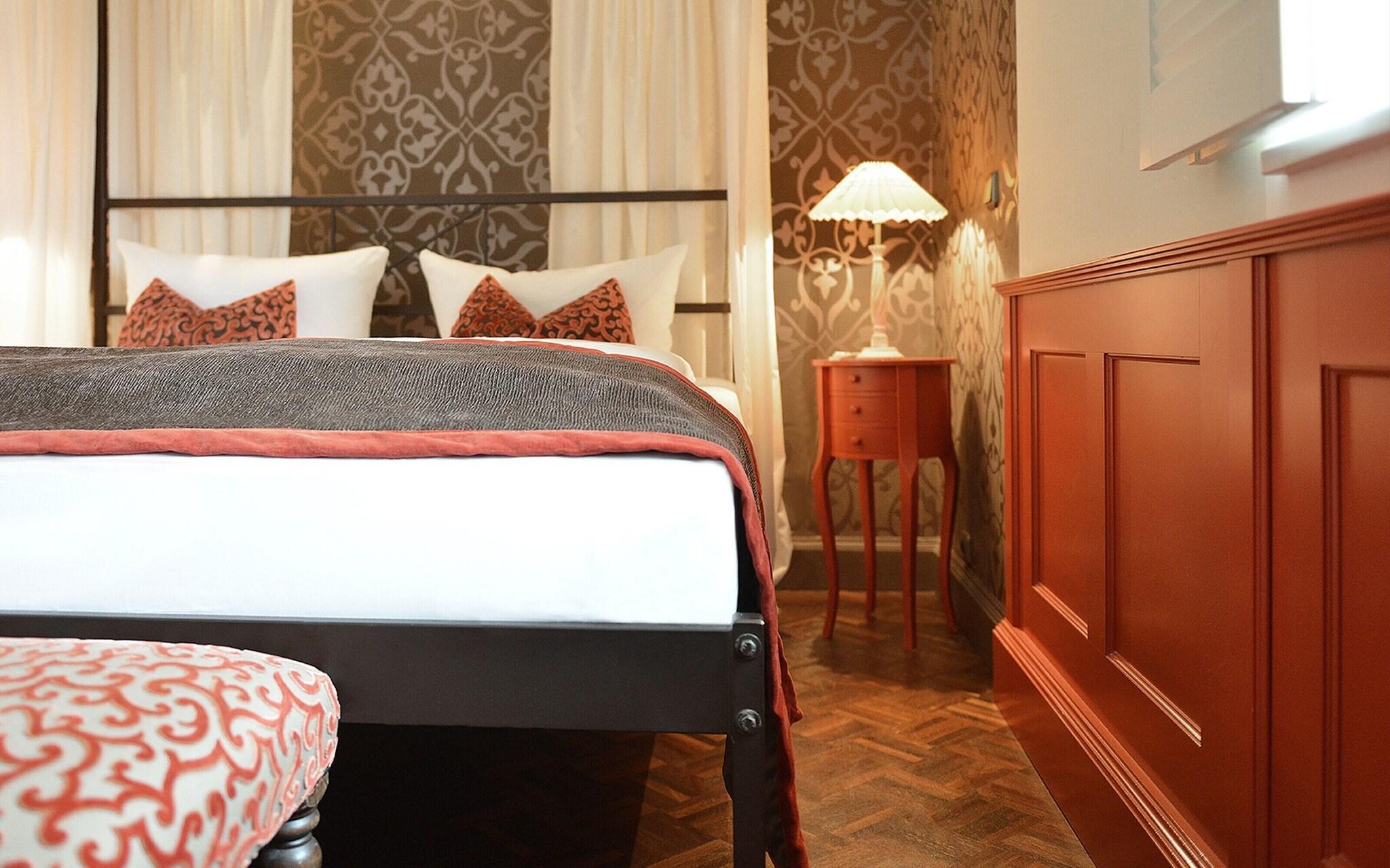 Double Queen Size Bed