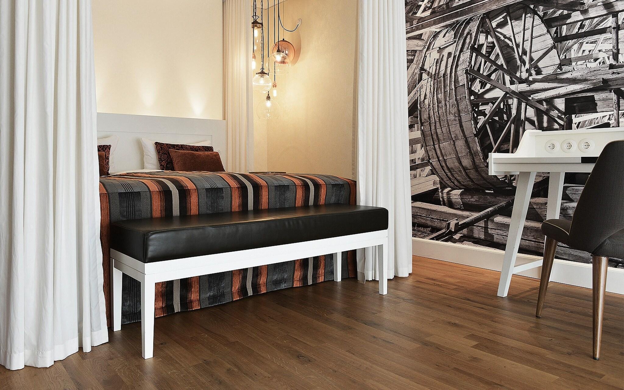 Double Queen Size Bed