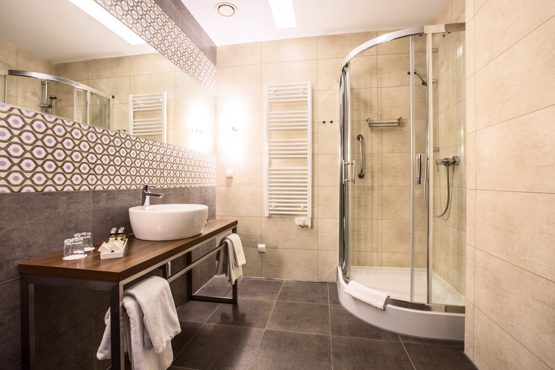 Double or Twin Standard