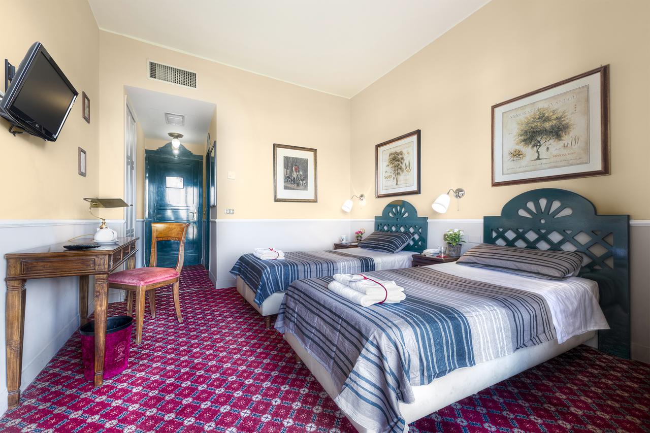 Double or Twin Standard