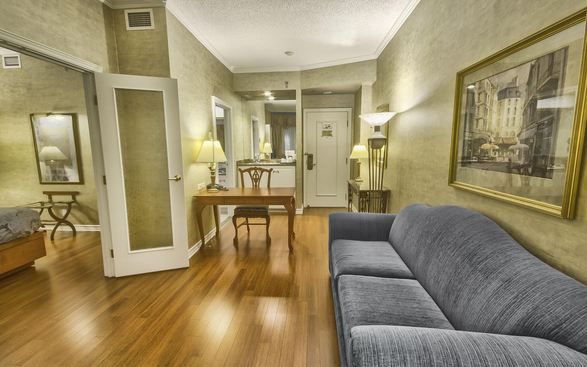 Suite Queen Size Bed