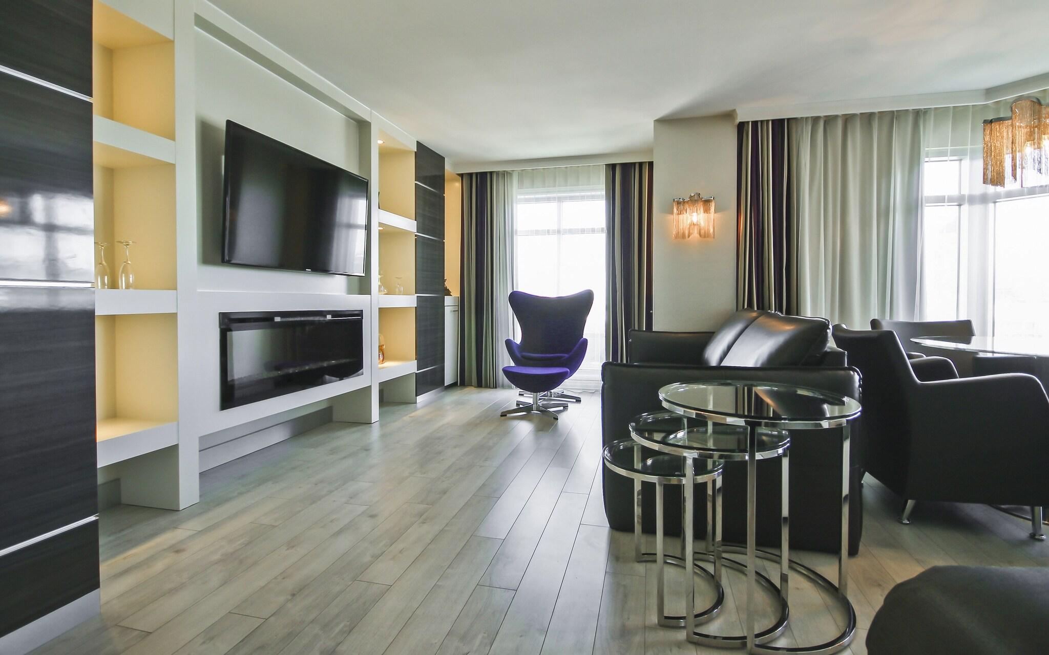 Studio Luxury City View