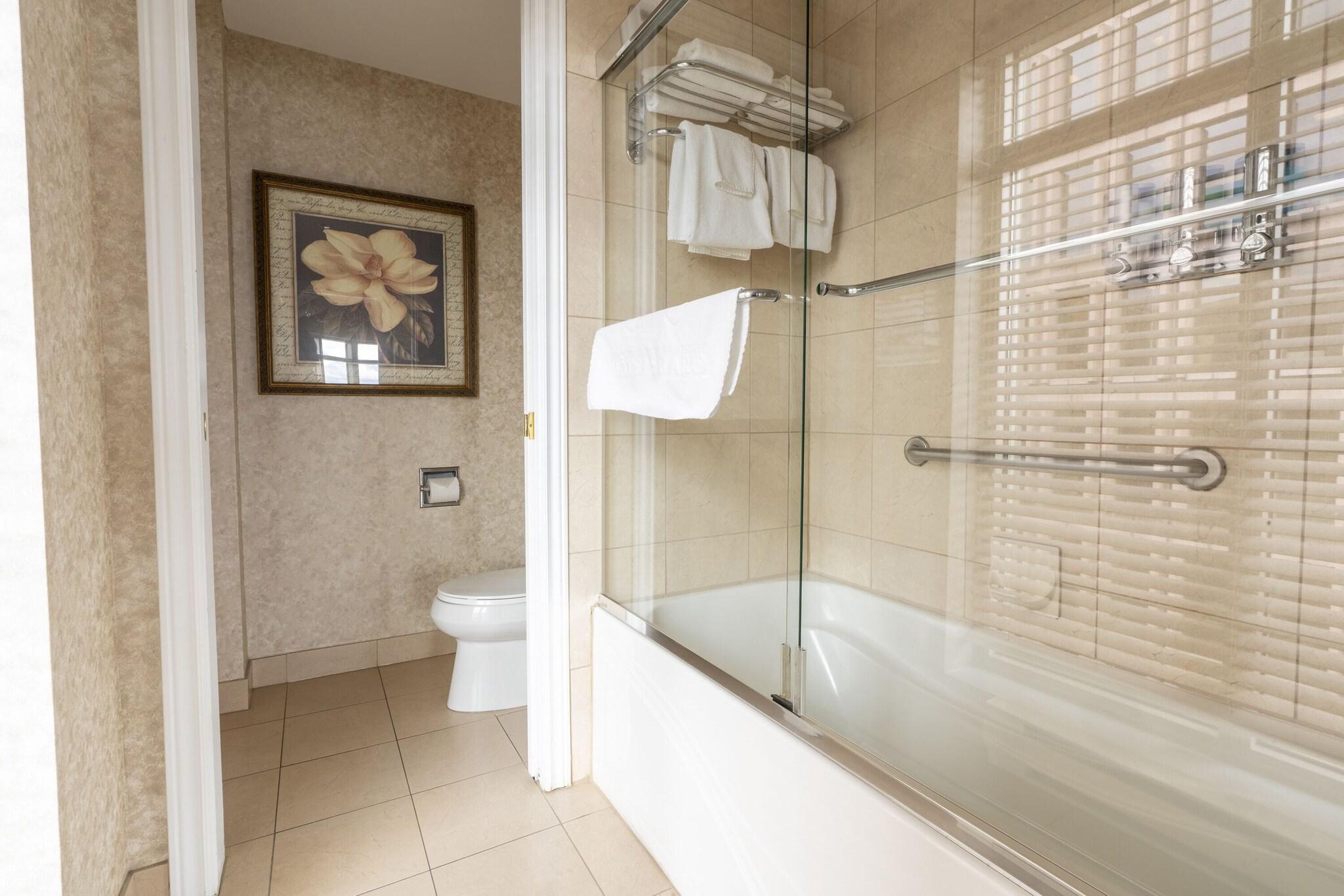 Suite City View King Bed