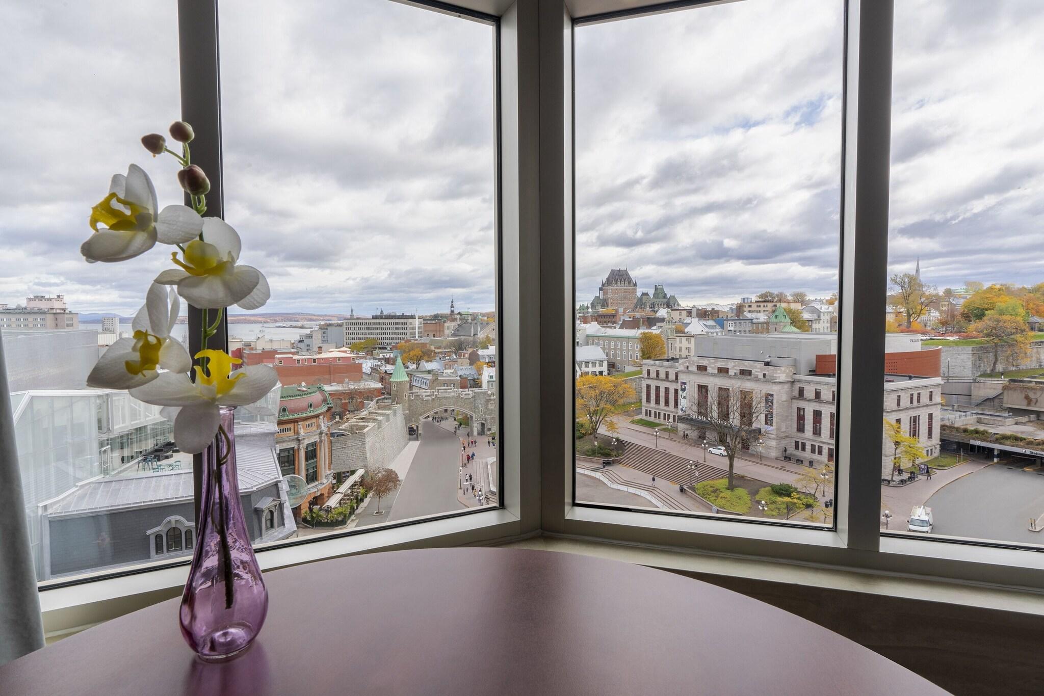 Suite City View King Bed