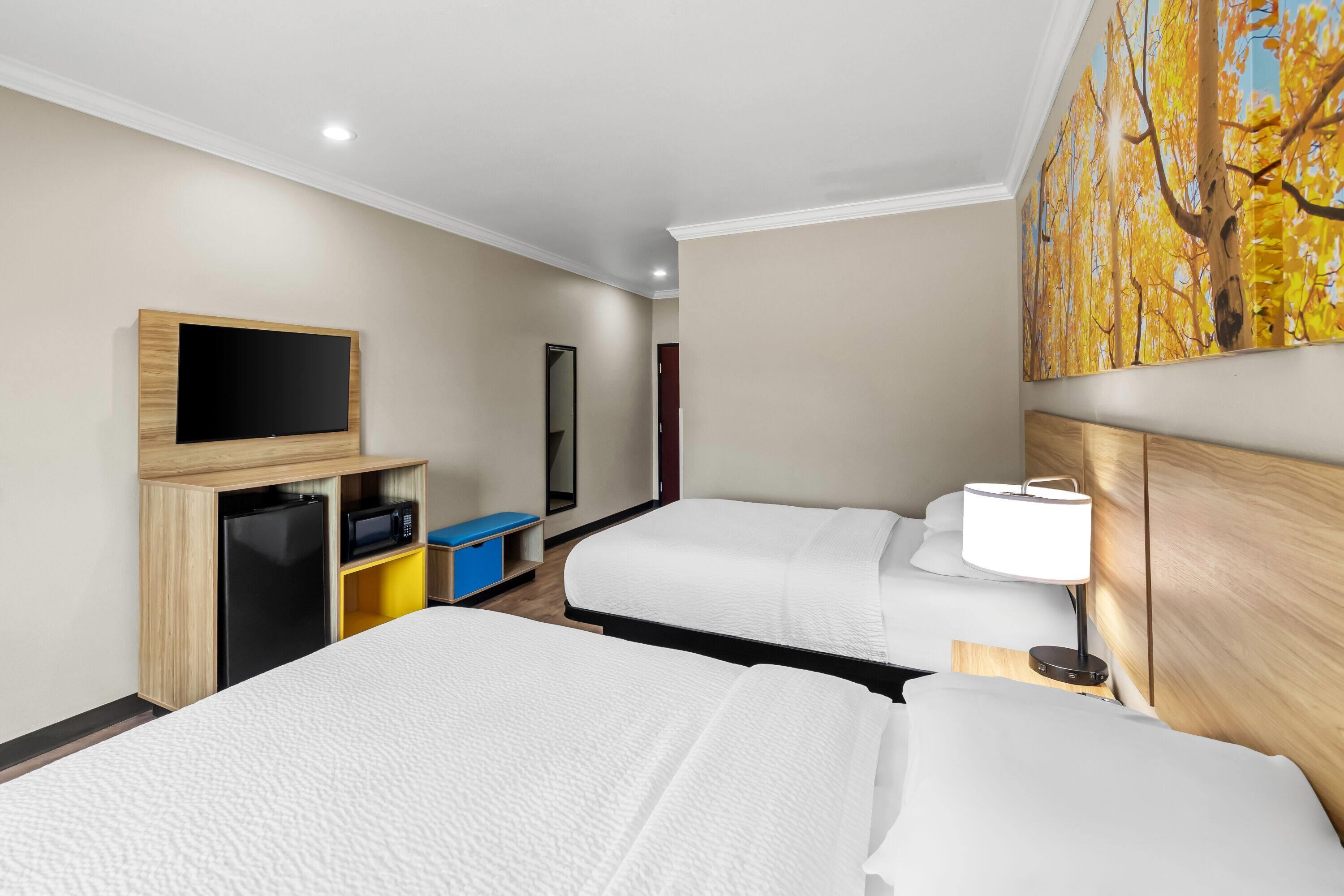 Quadruple Two Queen Beds