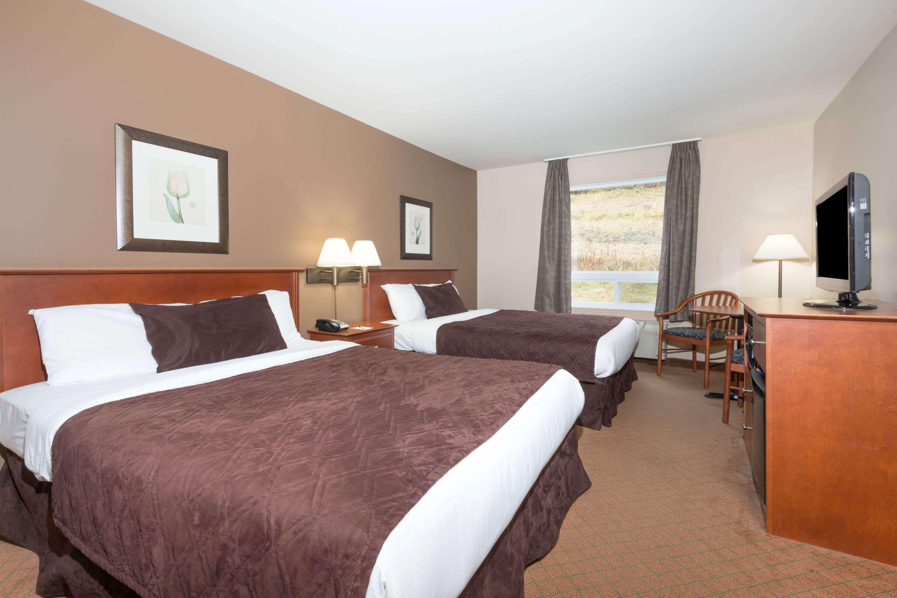 Quadruple Two Queen Beds